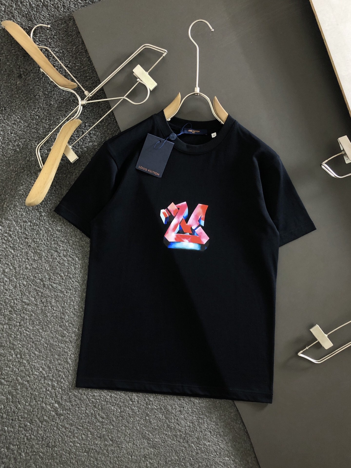 L X V T-shirt