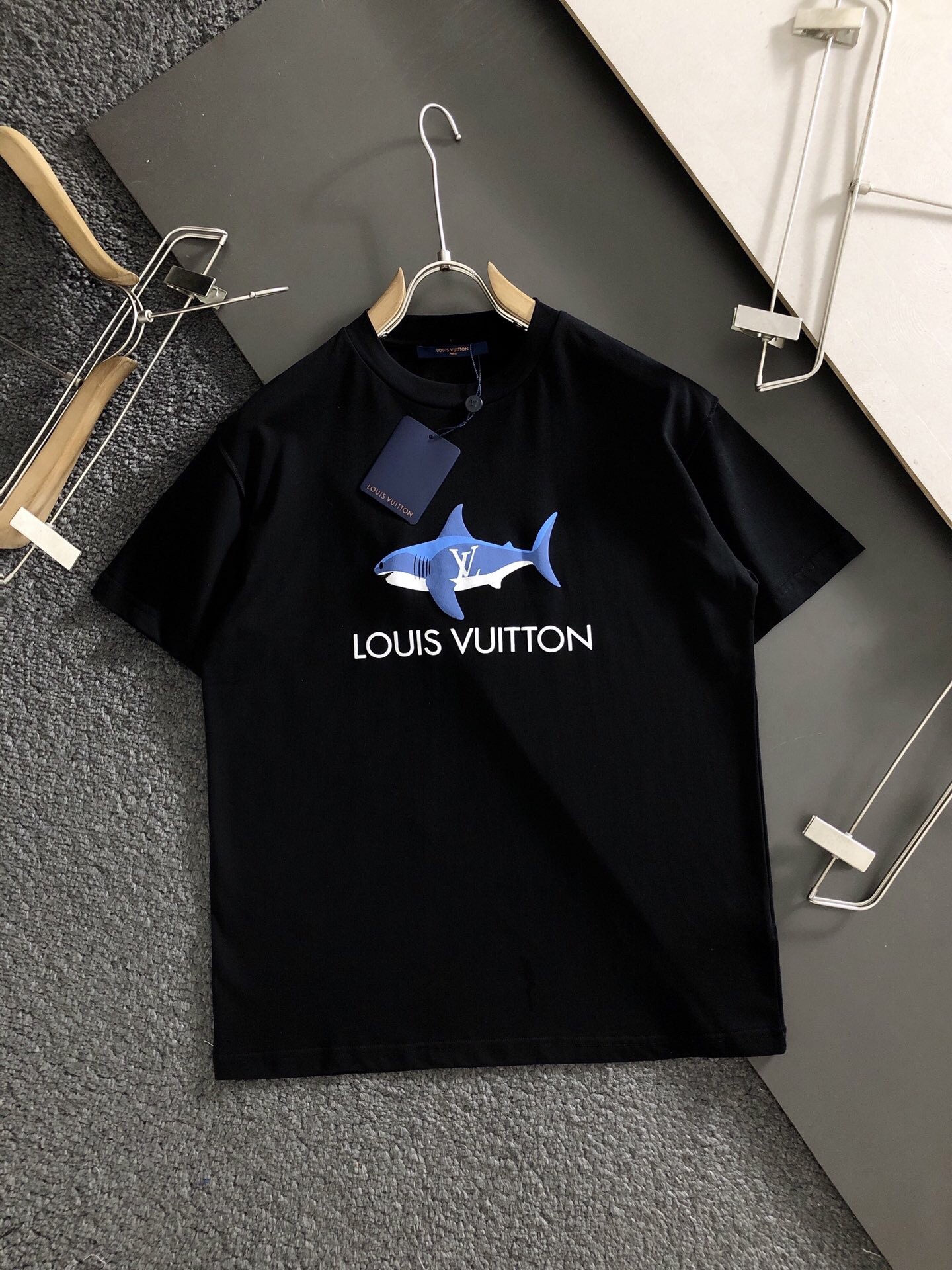 L X V T-shirt