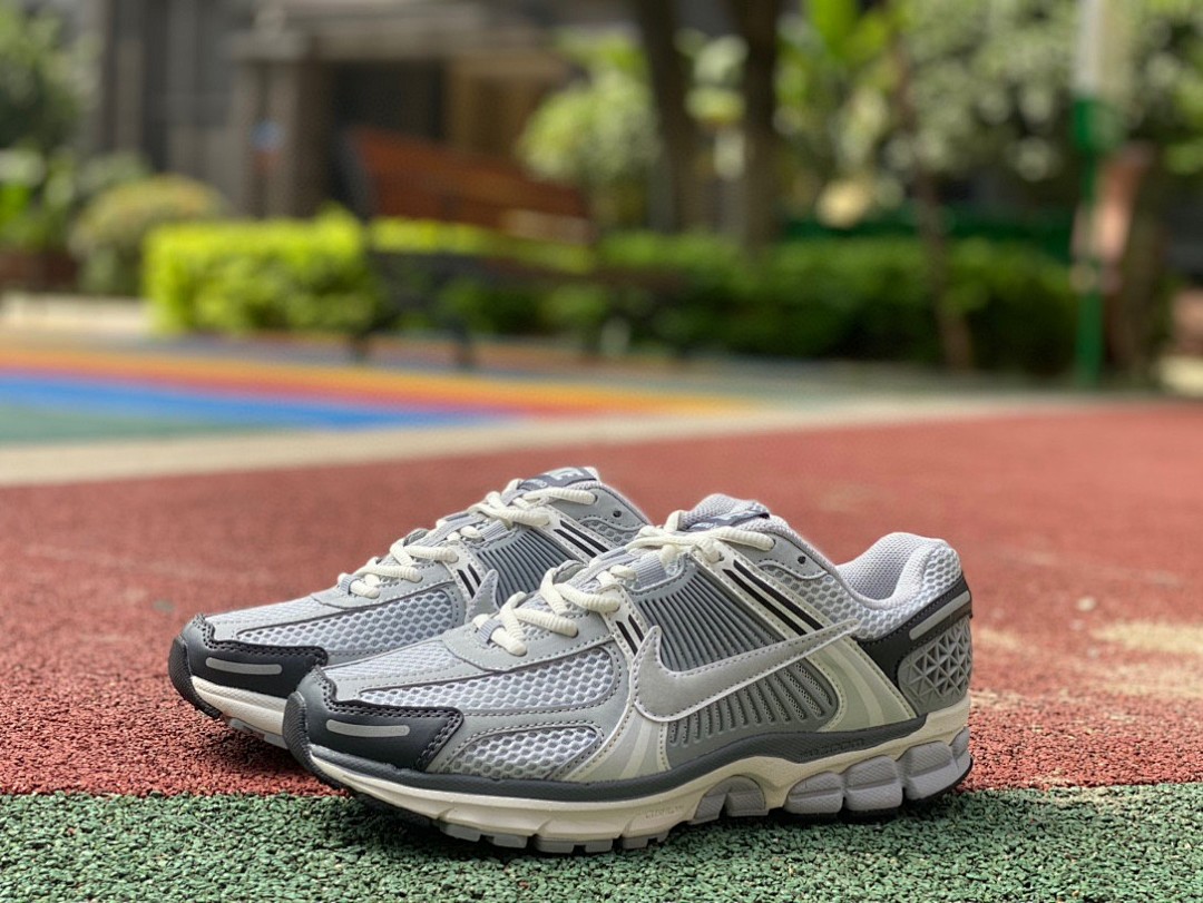 Zoom Vomero 5米灰色  Nike Air Zoom Vomero 5米灰色防滑耐磨女款 低帮跑步鞋FD9919-001