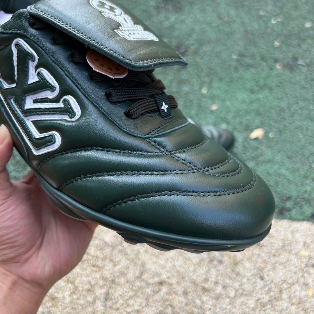 LOUIS VUITTON Footprint Soccer lv足球鞋墨绿 尺码：39-45   52