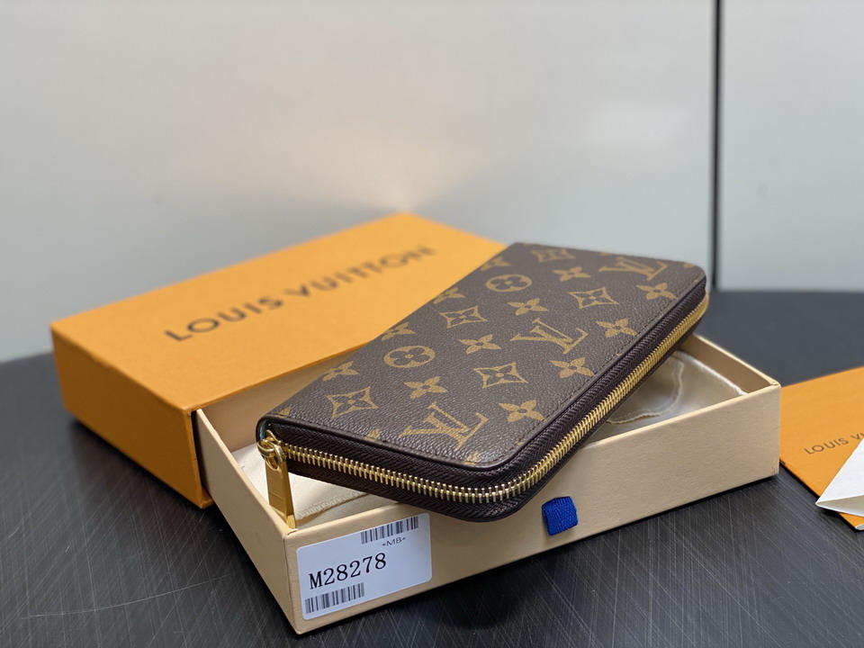 L X V Wallets(Multiple colors) detail 12