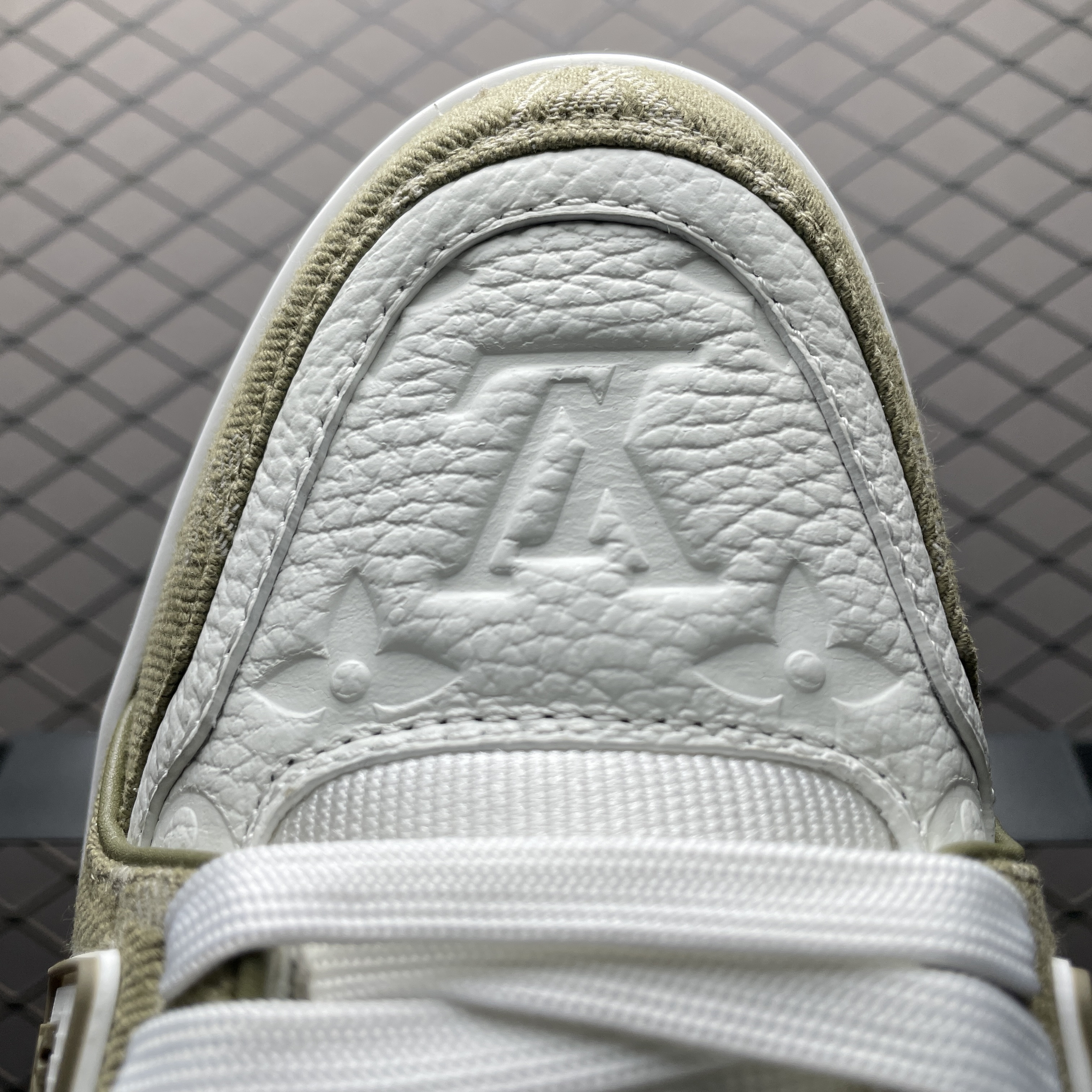 L X V TRAINER Sneakers detail 7