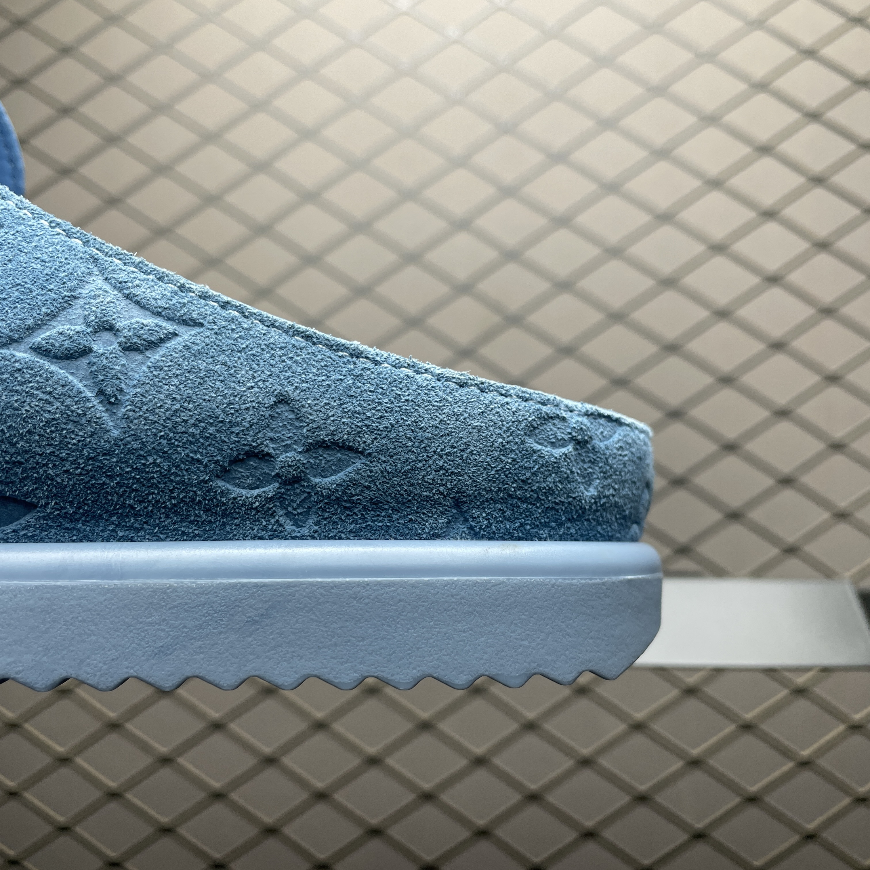 L X V Easy slippers(Multiple colors) detail 5