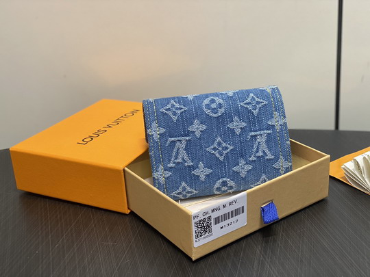 L X V Wallets(Multiple sizes) detail 12