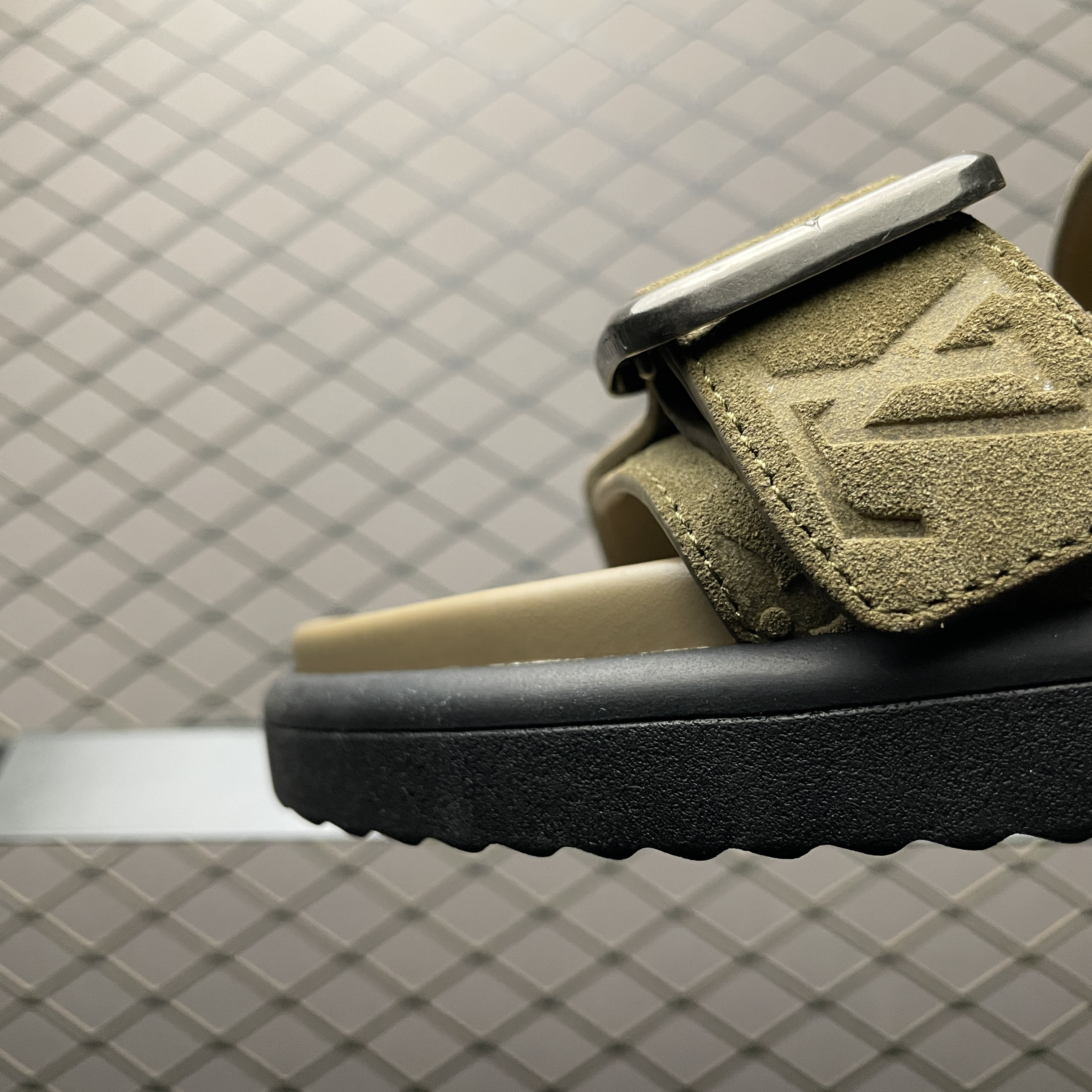 L X V Venice slippers(Multiple colors) detail 25
