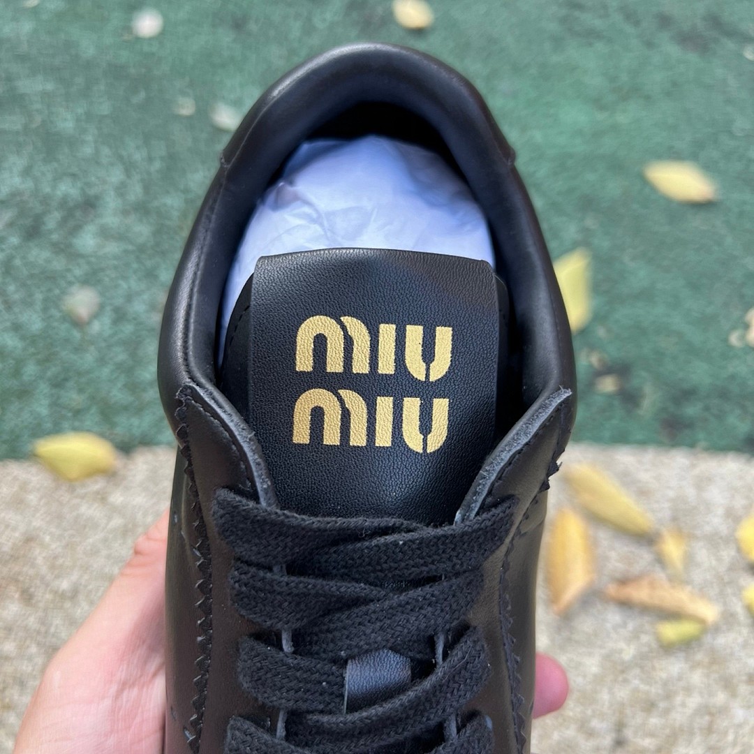 MIU MIU缪缪 Plume 皮革黑色 运动鞋 尺码：35-40   38