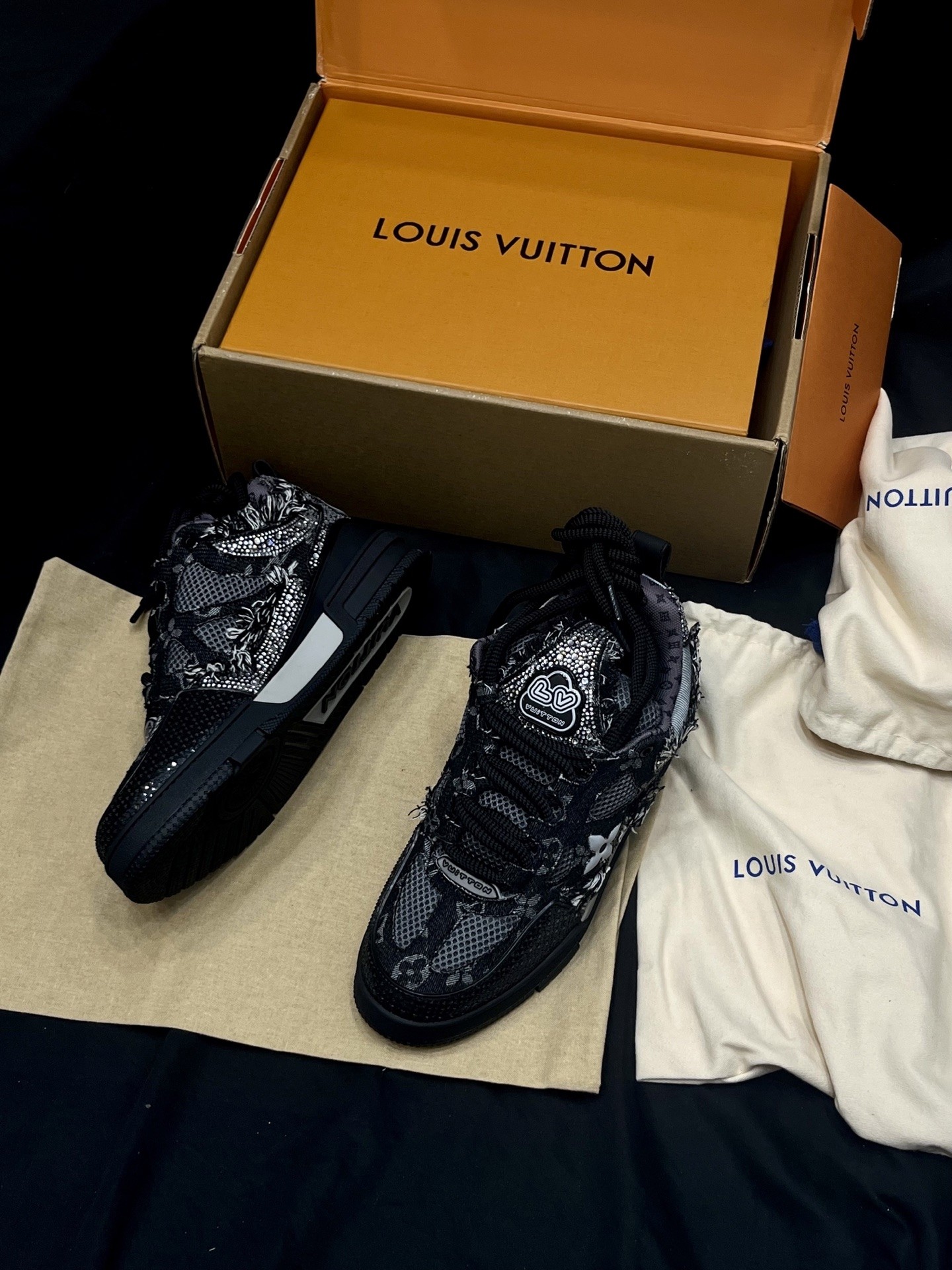 L X V SKATE sneakers detail 8