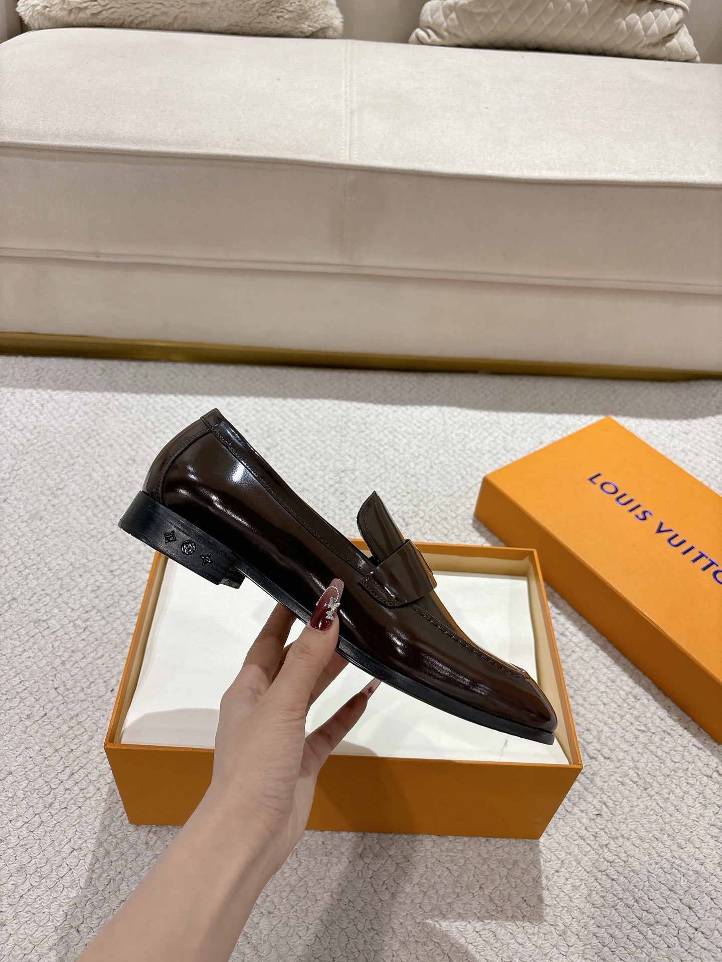 L X V Leather shoes detail 6