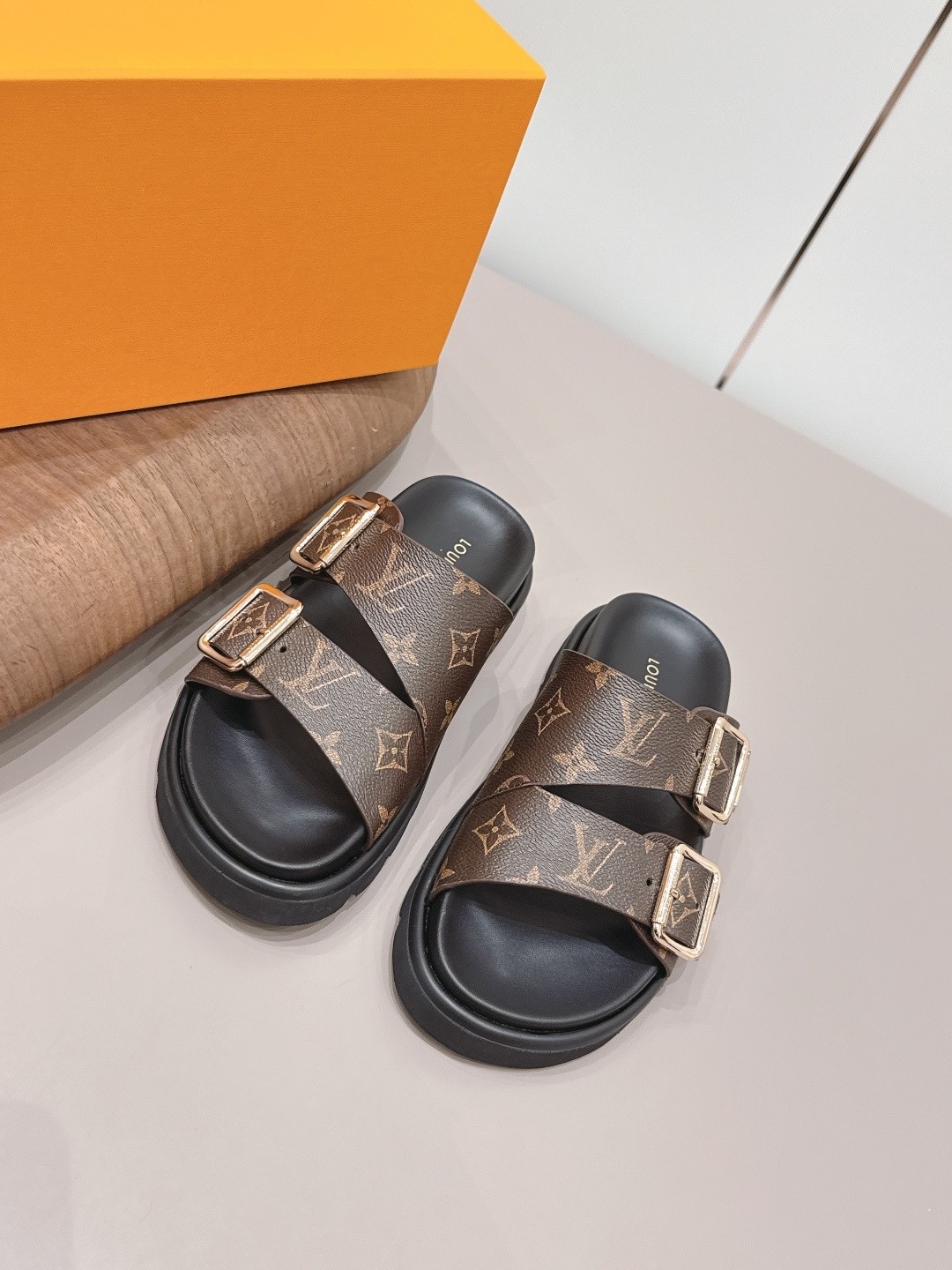 L X V SLIPPERS（Multiple colors）