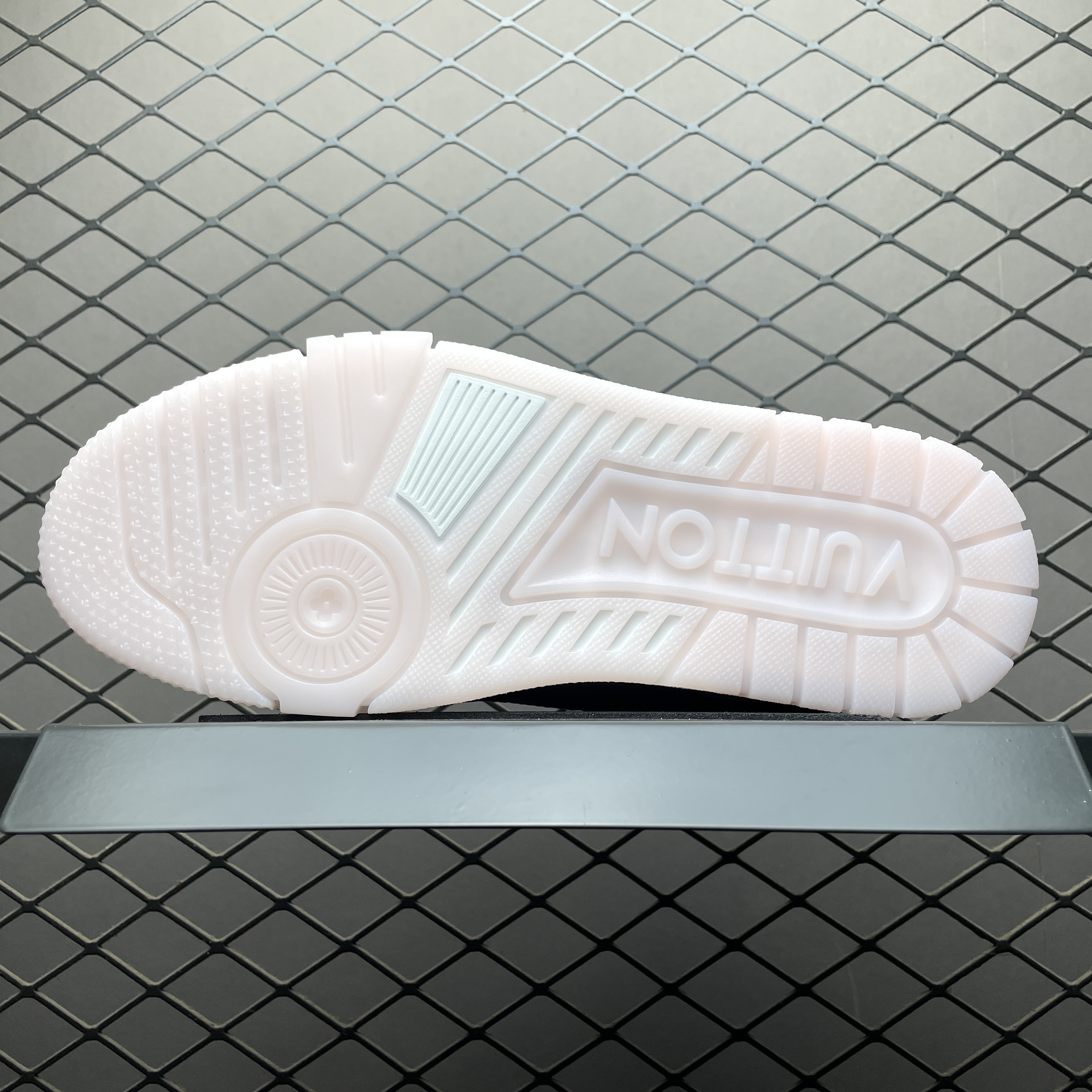 L X V TRAINER Sneaker detail 5