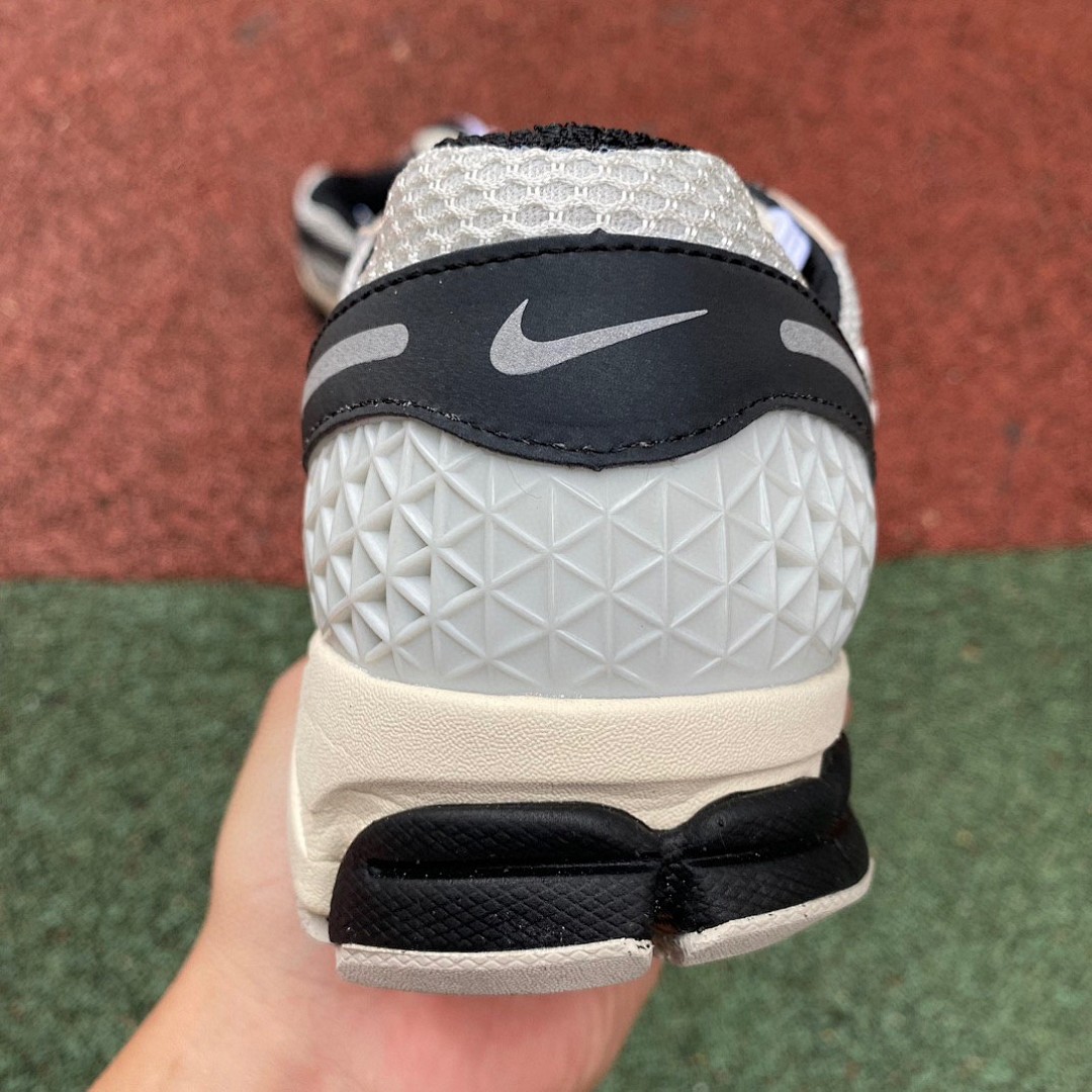 Nike Zoom Vomero 5白黑荧光低帮运动跑步鞋FN7649-110