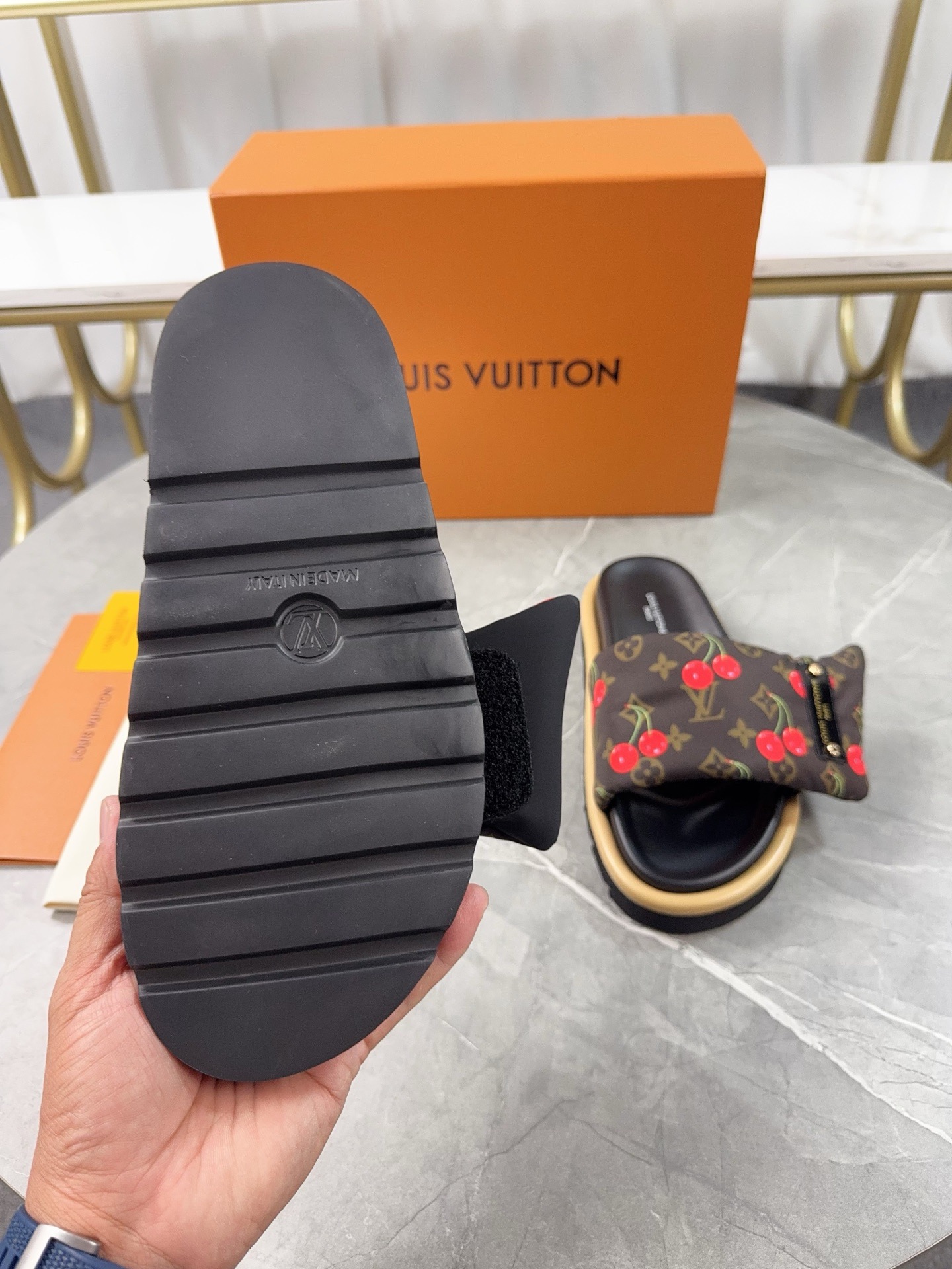 L X V Slippers 26ss detail 8