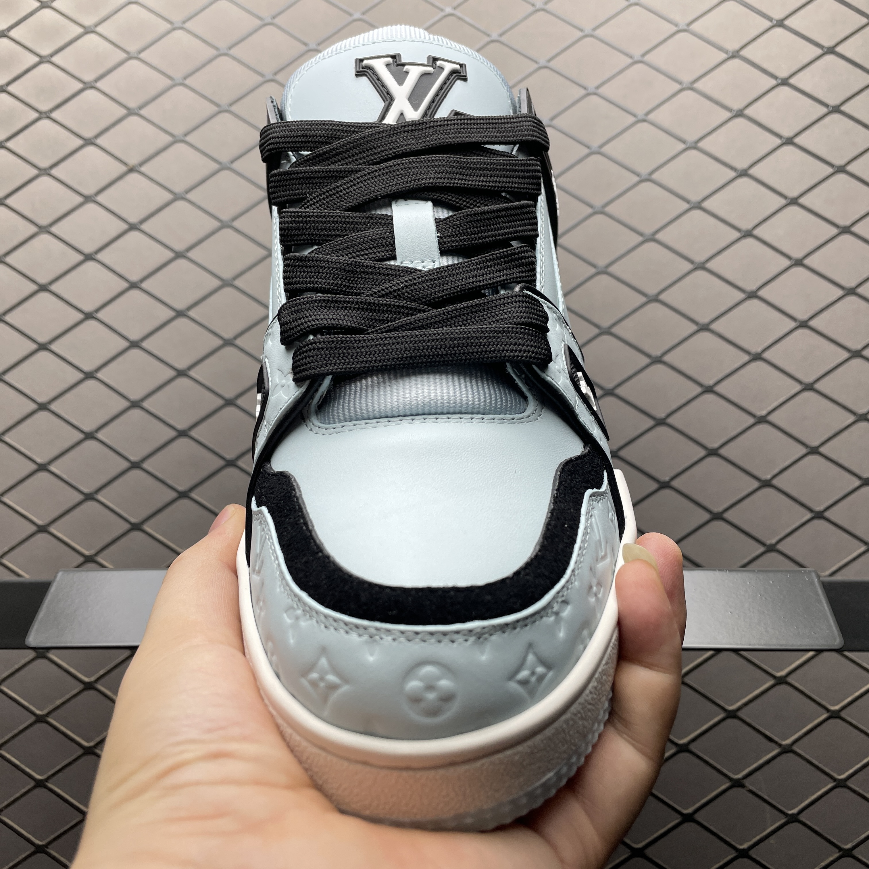 L X V TRAINER Sneaker detail 9