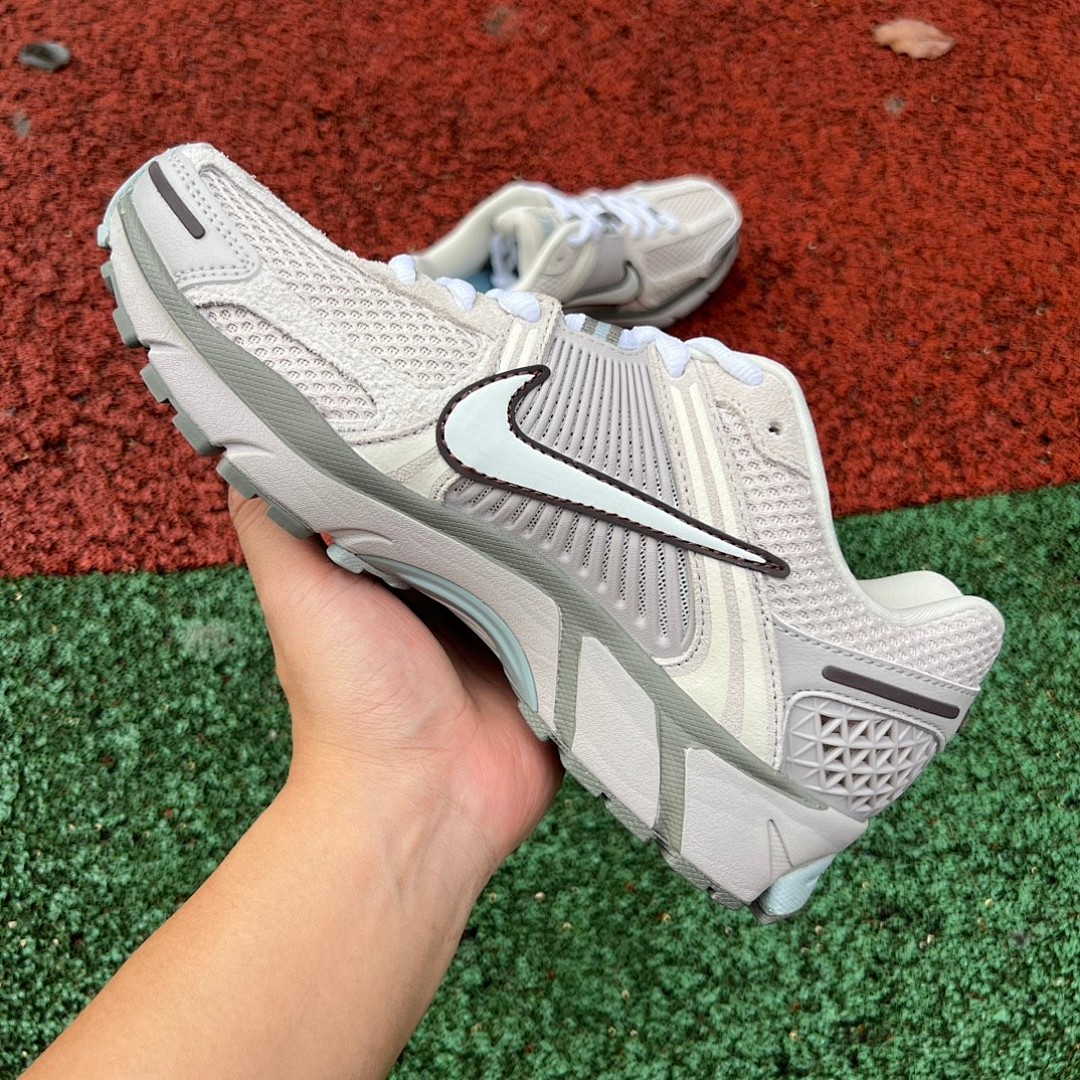 Nike Vomero 5 米灰蓝 Nike Zoom Vomero 5 米灰 低帮运动休闲跑步鞋 FZ3653-104