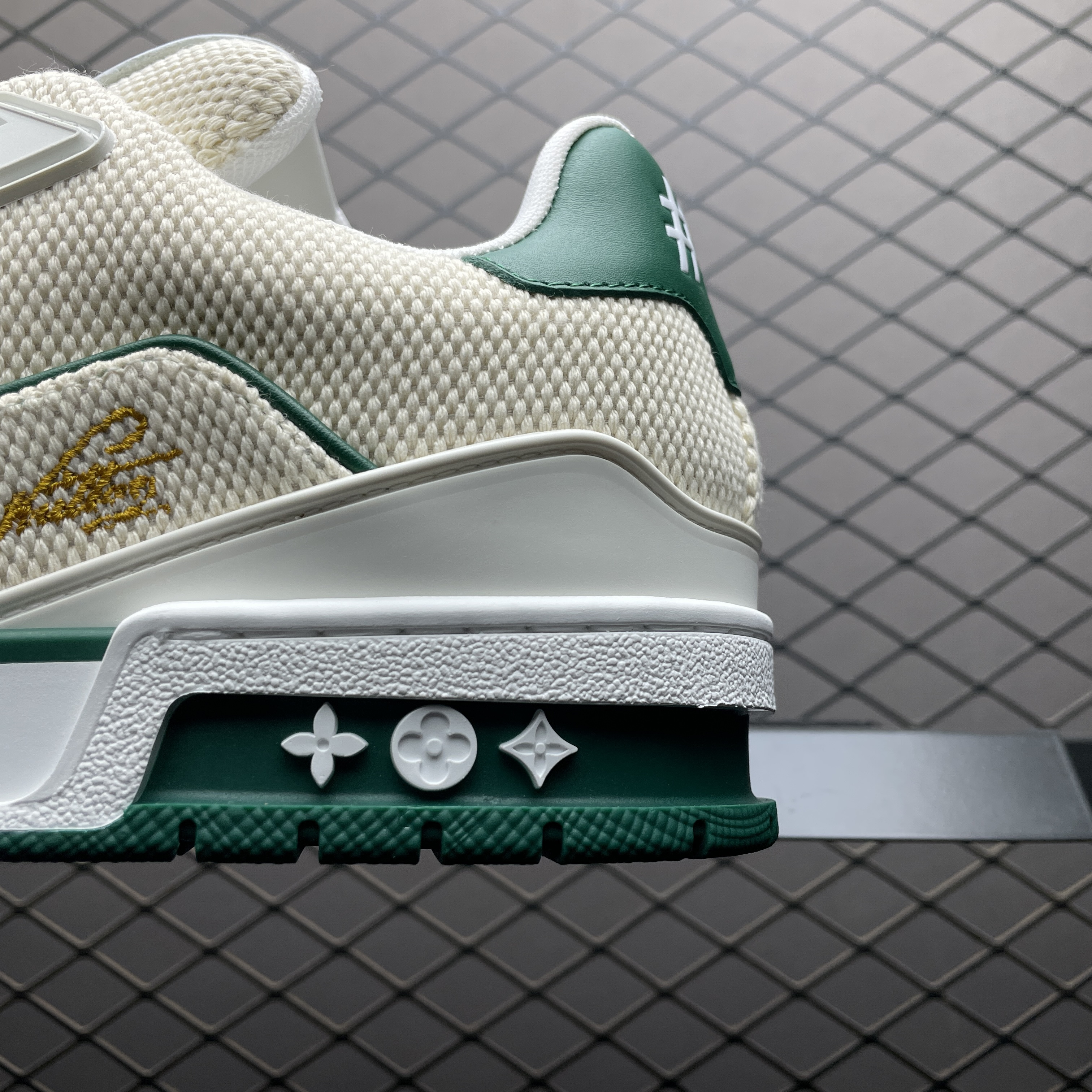 L X V TRAINER Sneakers detail 4