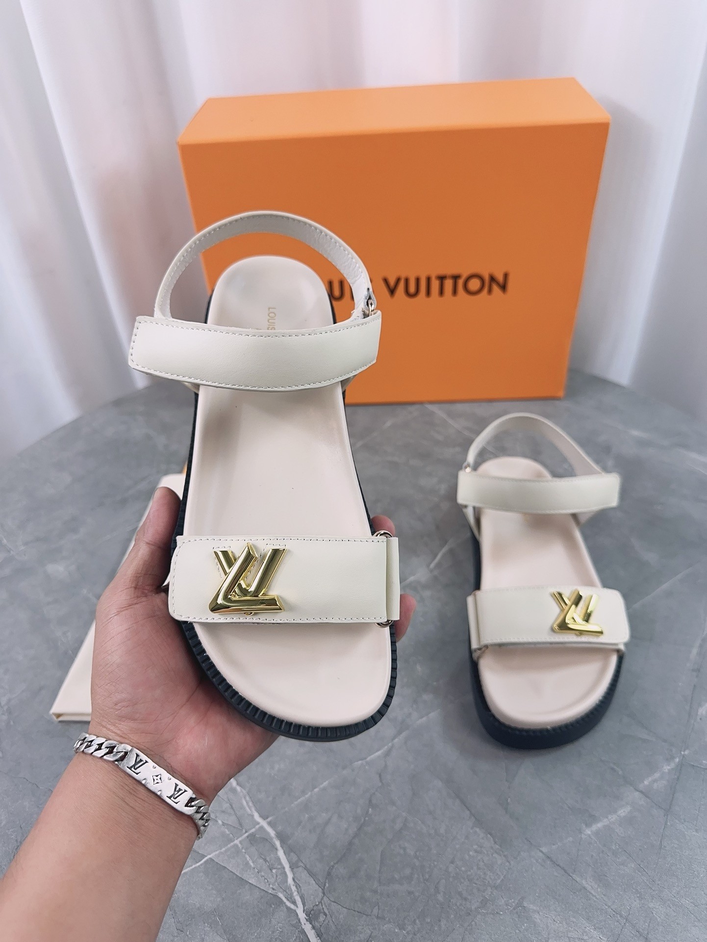 L X V SLIPPERS(Multiple colors) detail 12