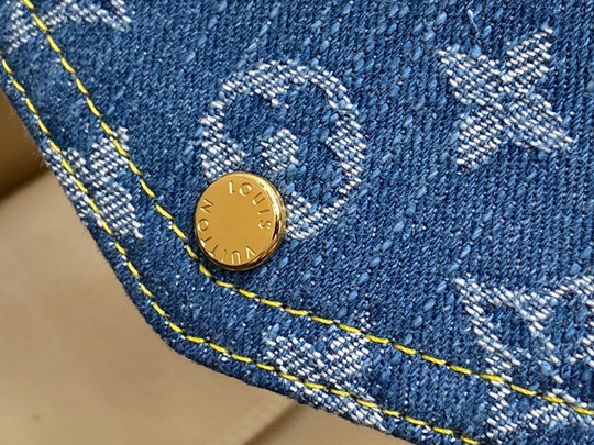 L X V Wallets(Multiple sizes) detail 7