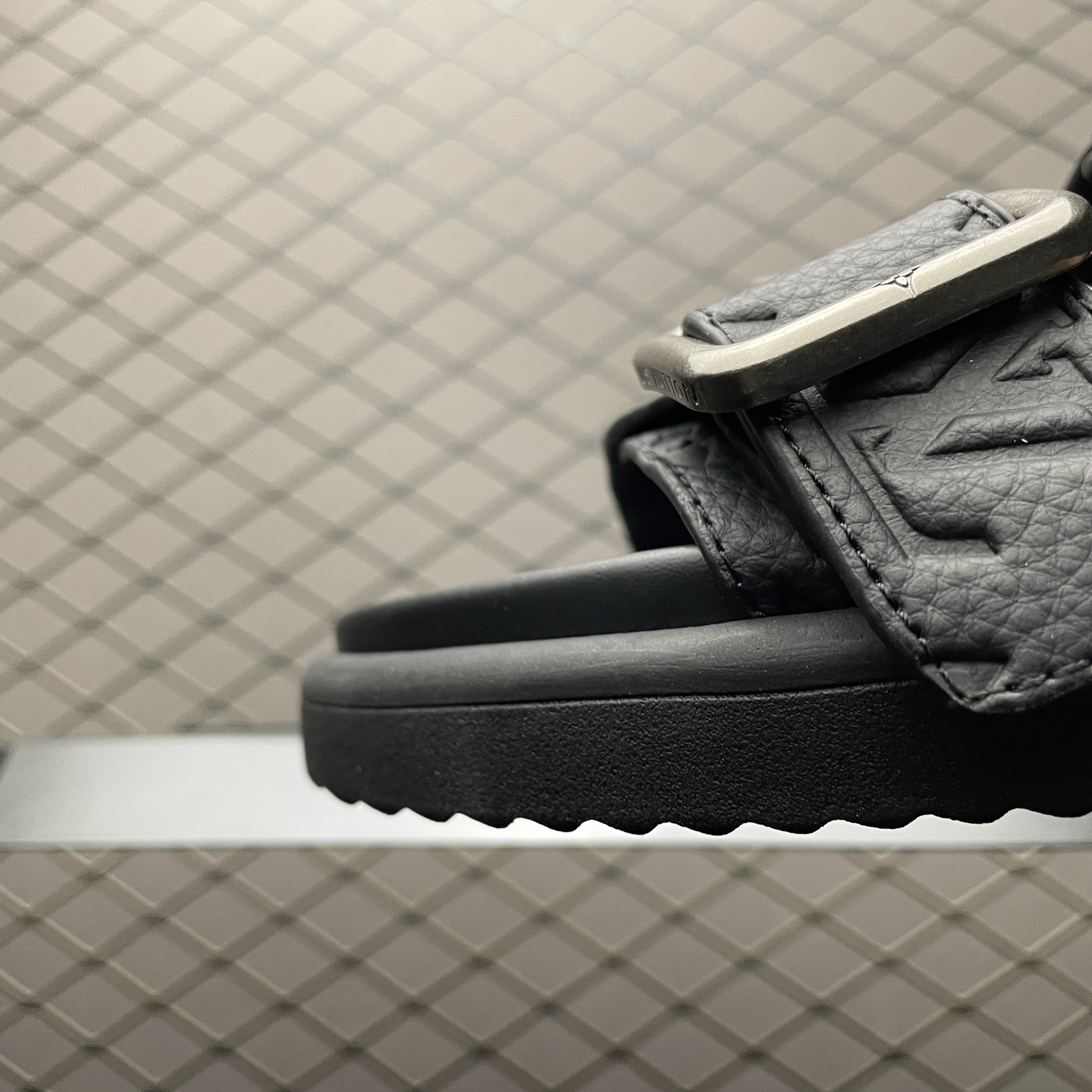 L X V Venice slippers(Multiple colors) detail 7