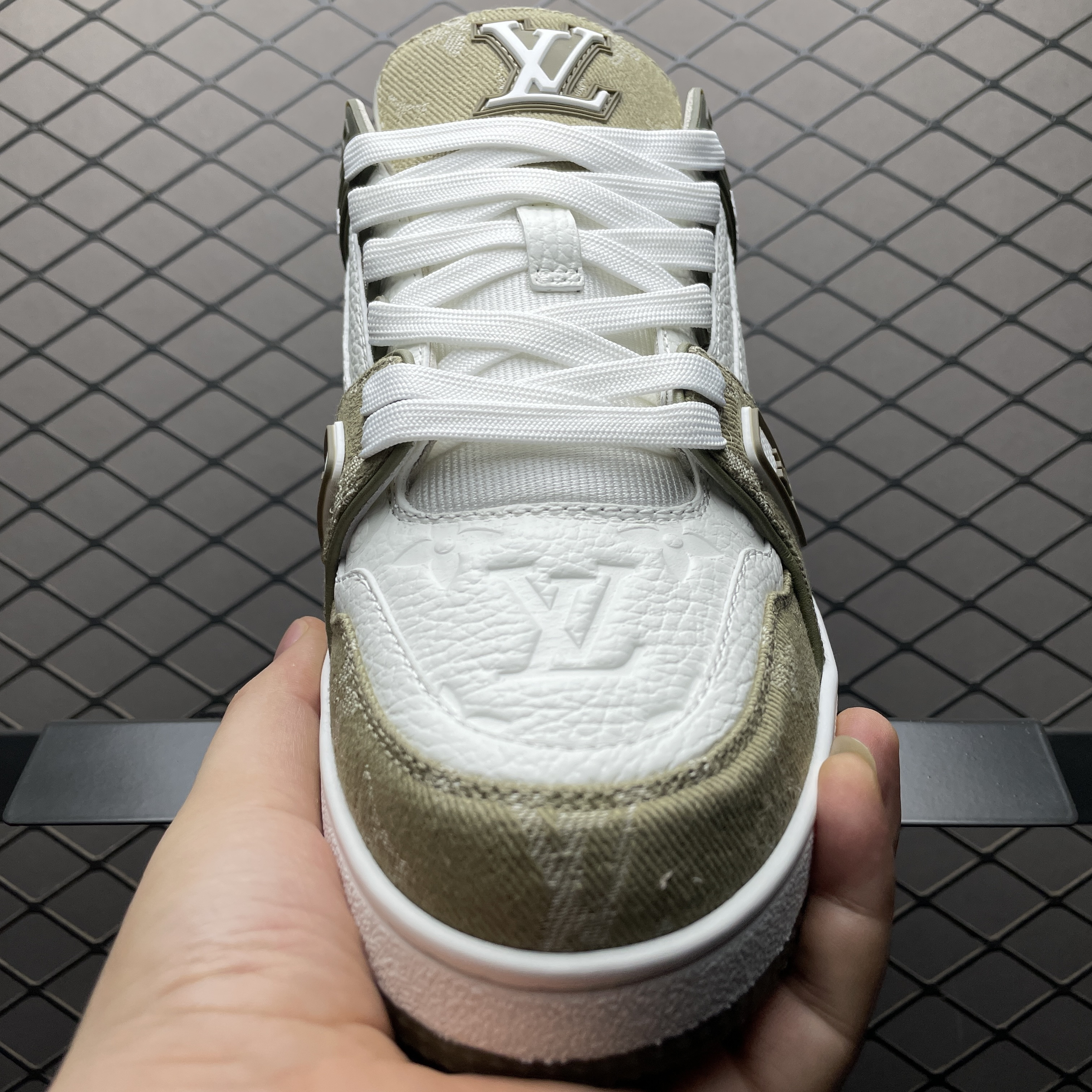 L X V TRAINER Sneakers detail 9