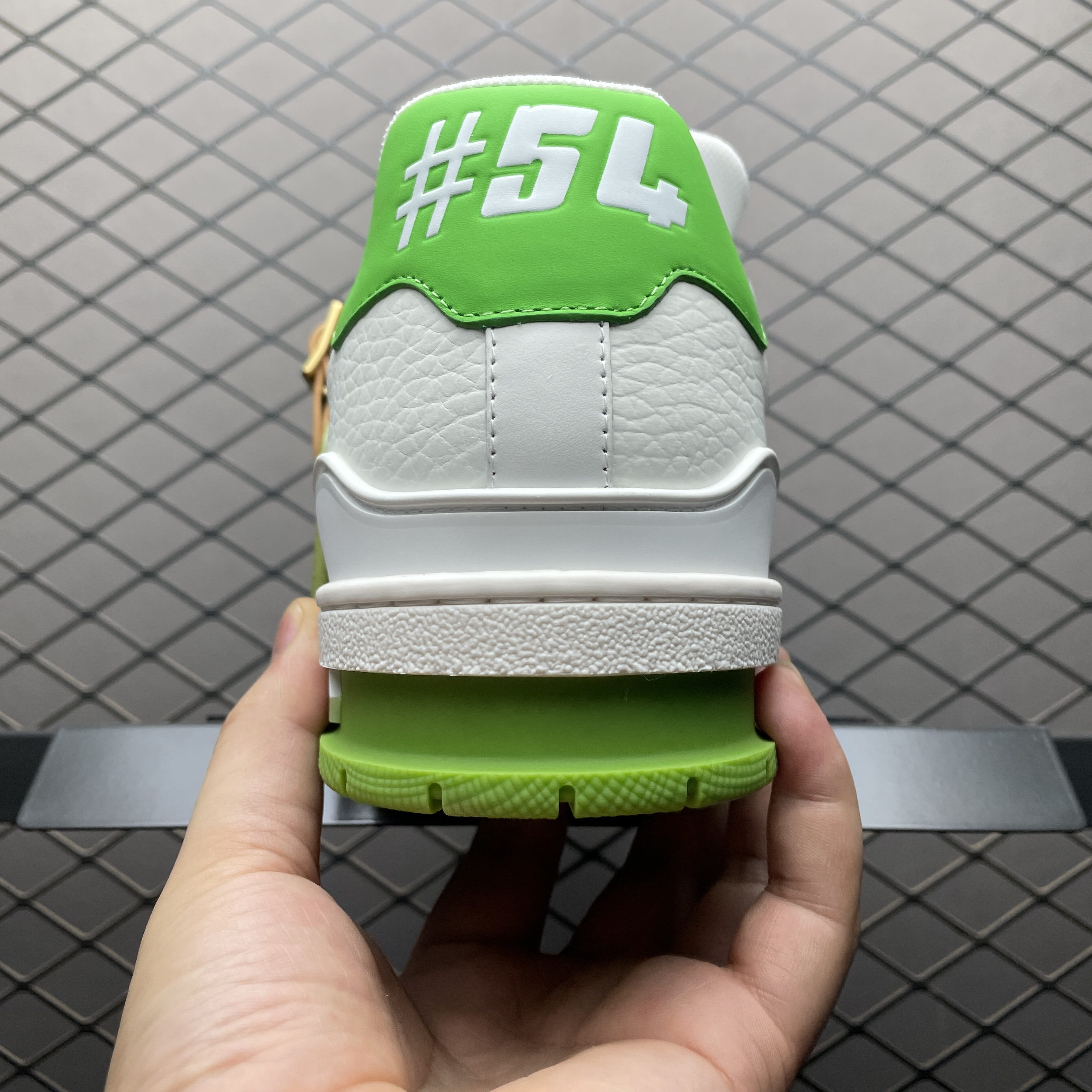 L X V TRAINER Sneakers detail 2