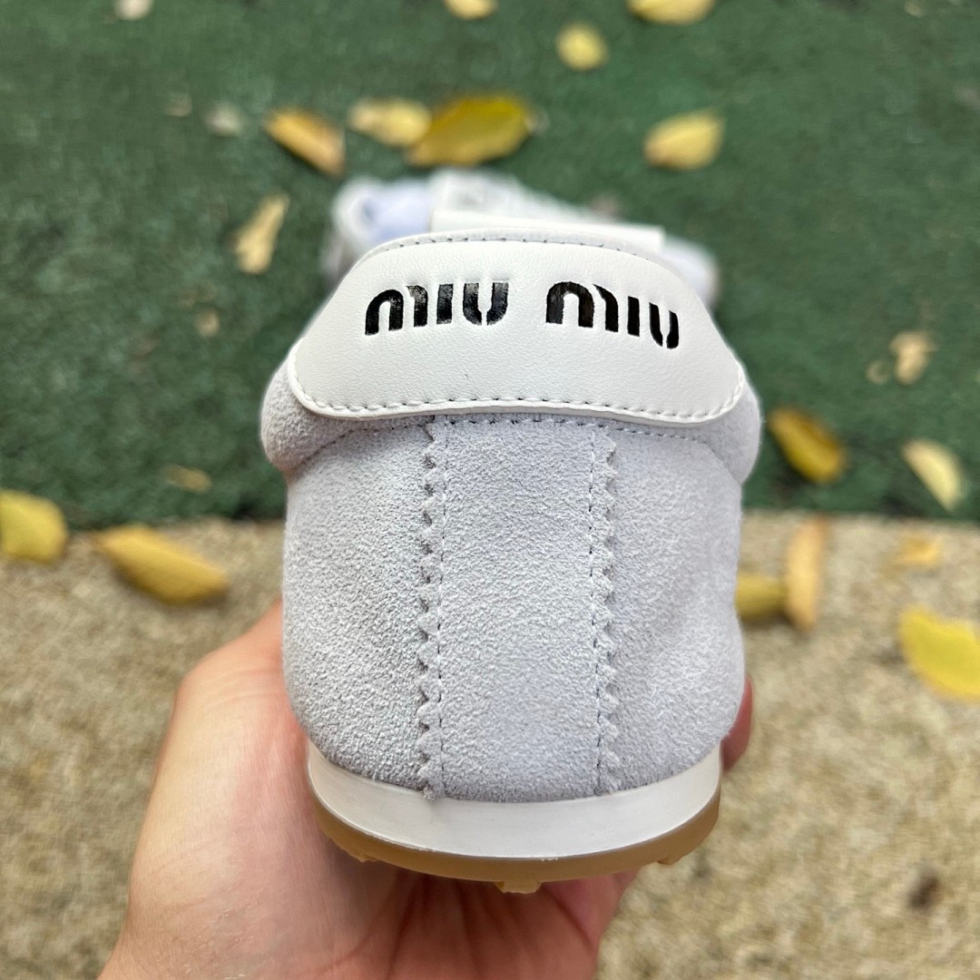 MIU MIU缪缪 Plume 皮革灰色 运动鞋 尺码：35-40 38