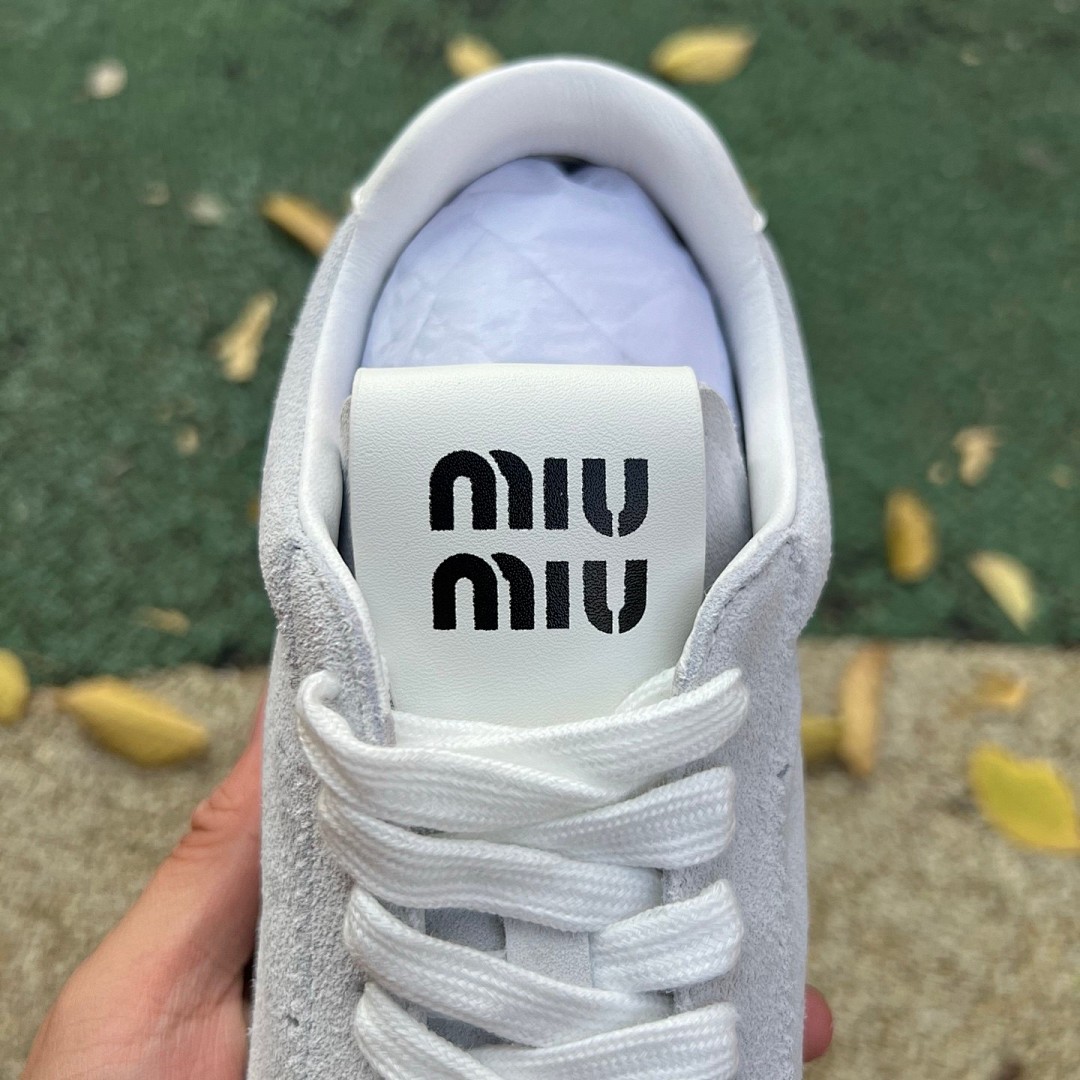 MIU MIU缪缪 Plume 皮革灰色 运动鞋 尺码：35-40 38