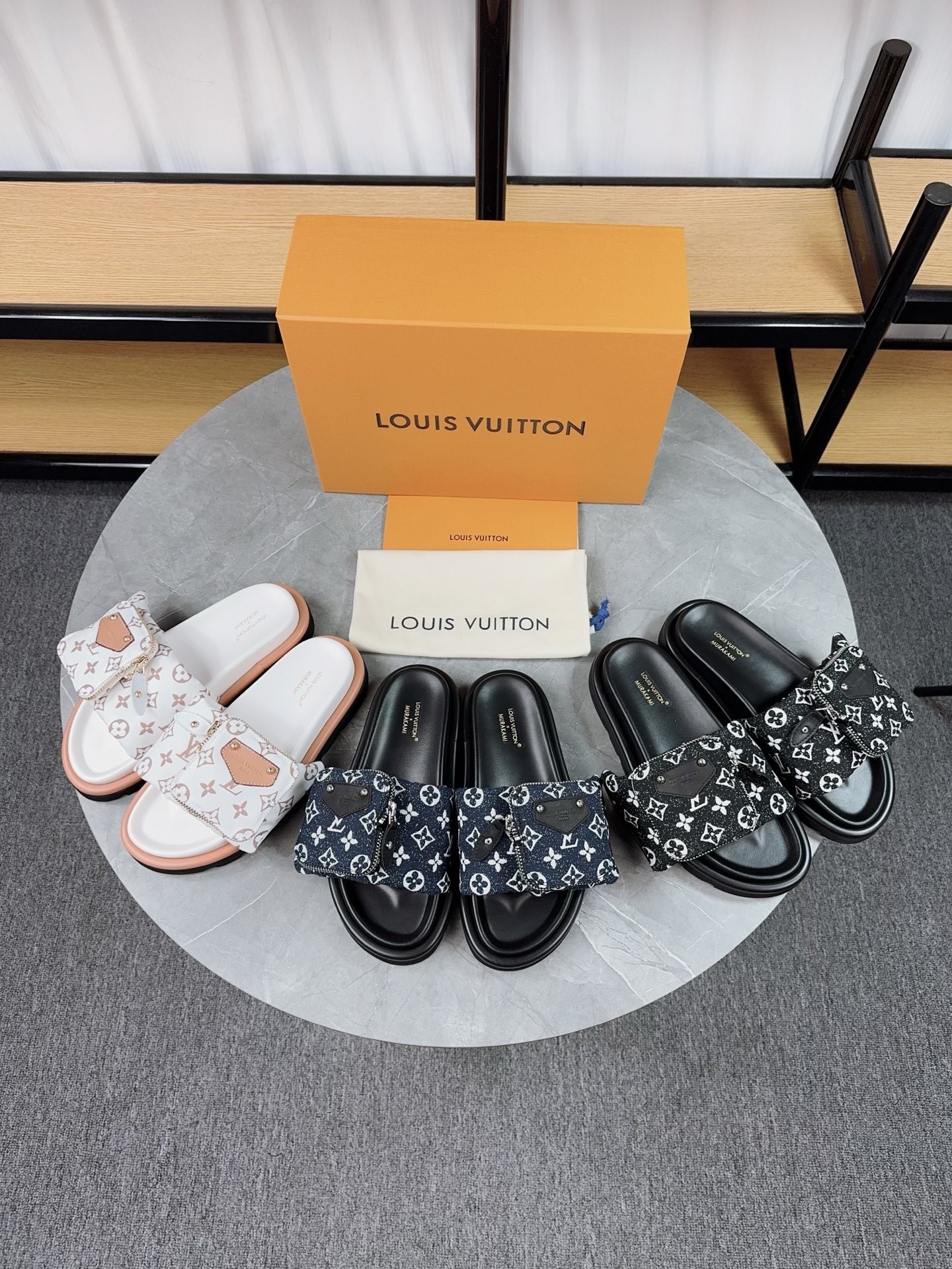 L X V SLIPPERS（Multiple colors）