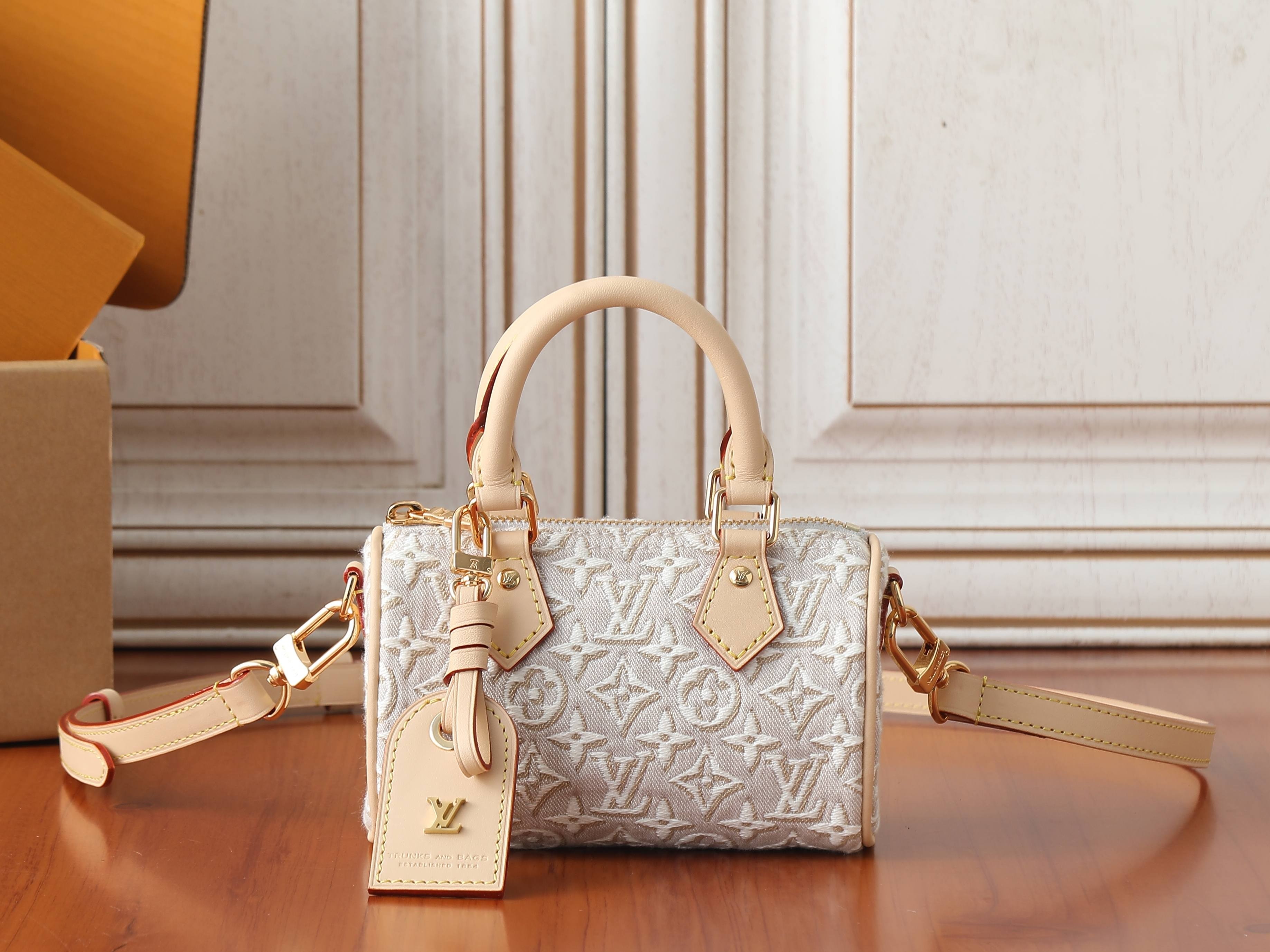L X V Nano Speedy M28502 Size：16x10x7.5cm