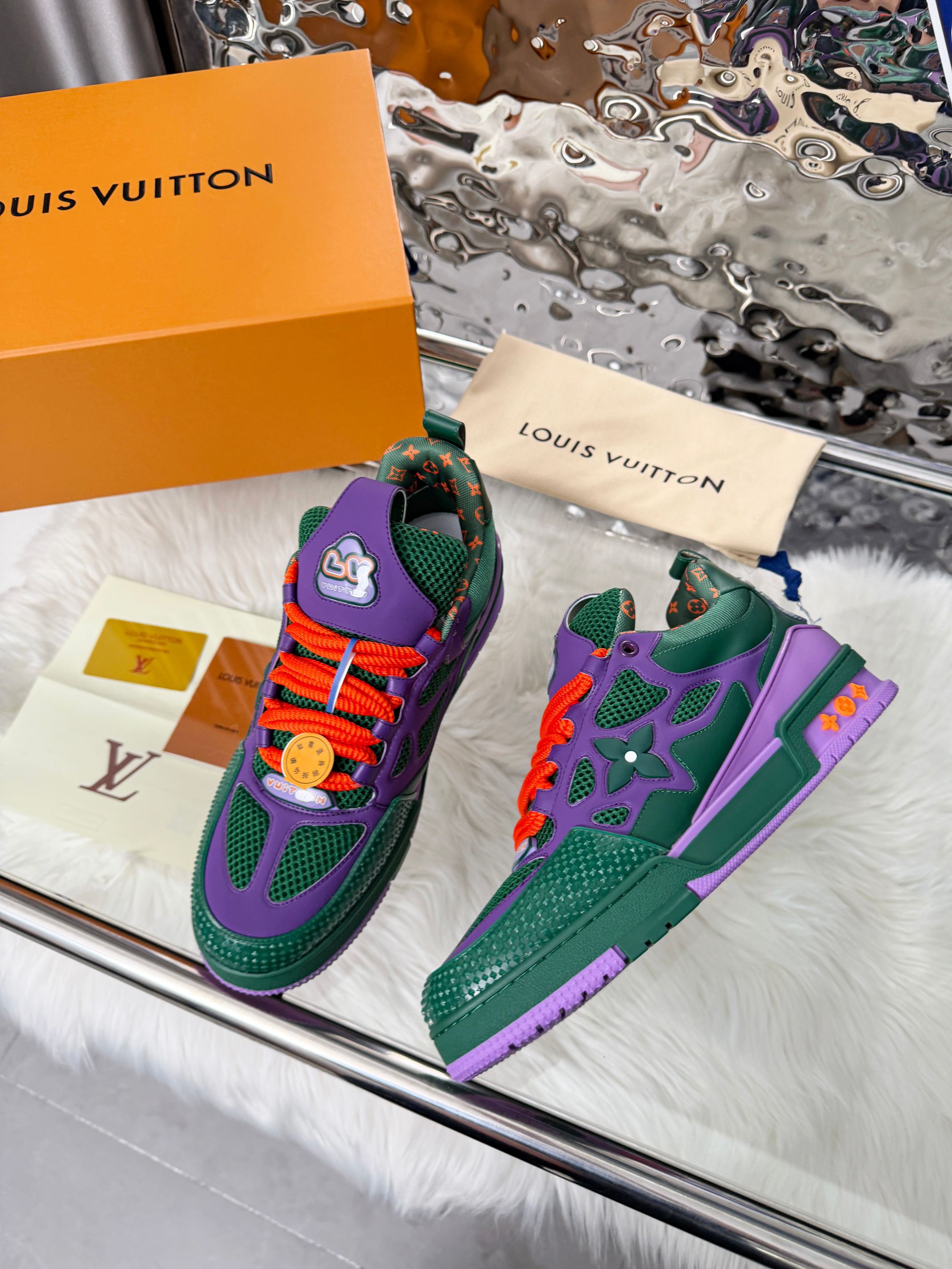 L X V TRAINER Sneakers 2025