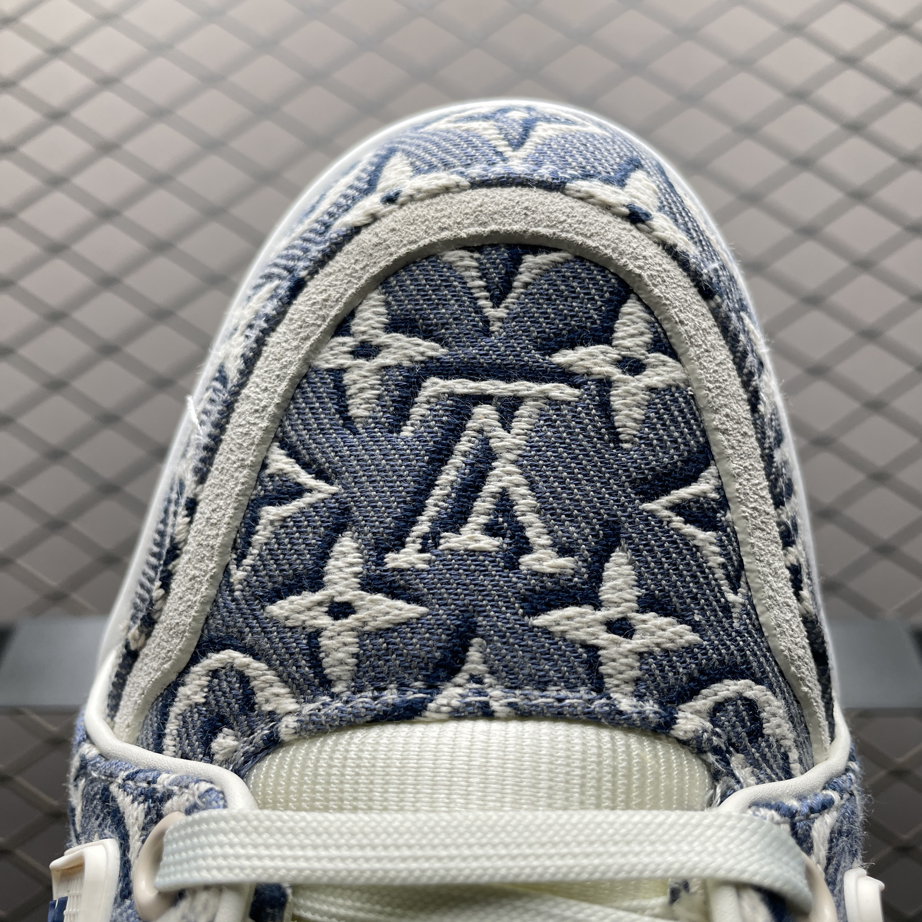 L X V TRAINER Sneakers detail 7