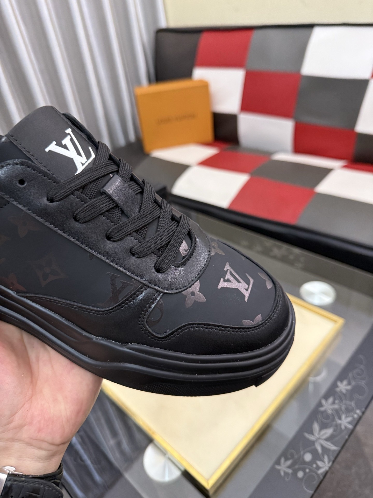 L X V Sneakers detail 6