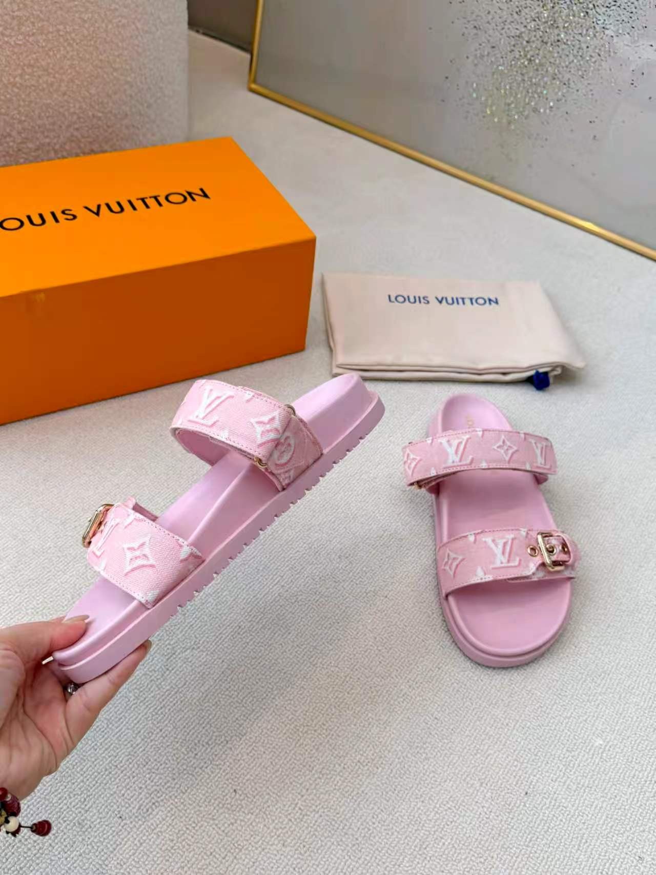 L X V SLIPPERS(Multiple colors) detail 15