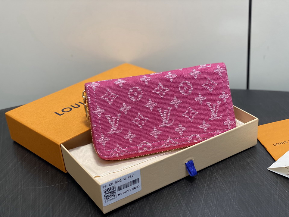 L X V Wallets(Multiple sizes) detail 20