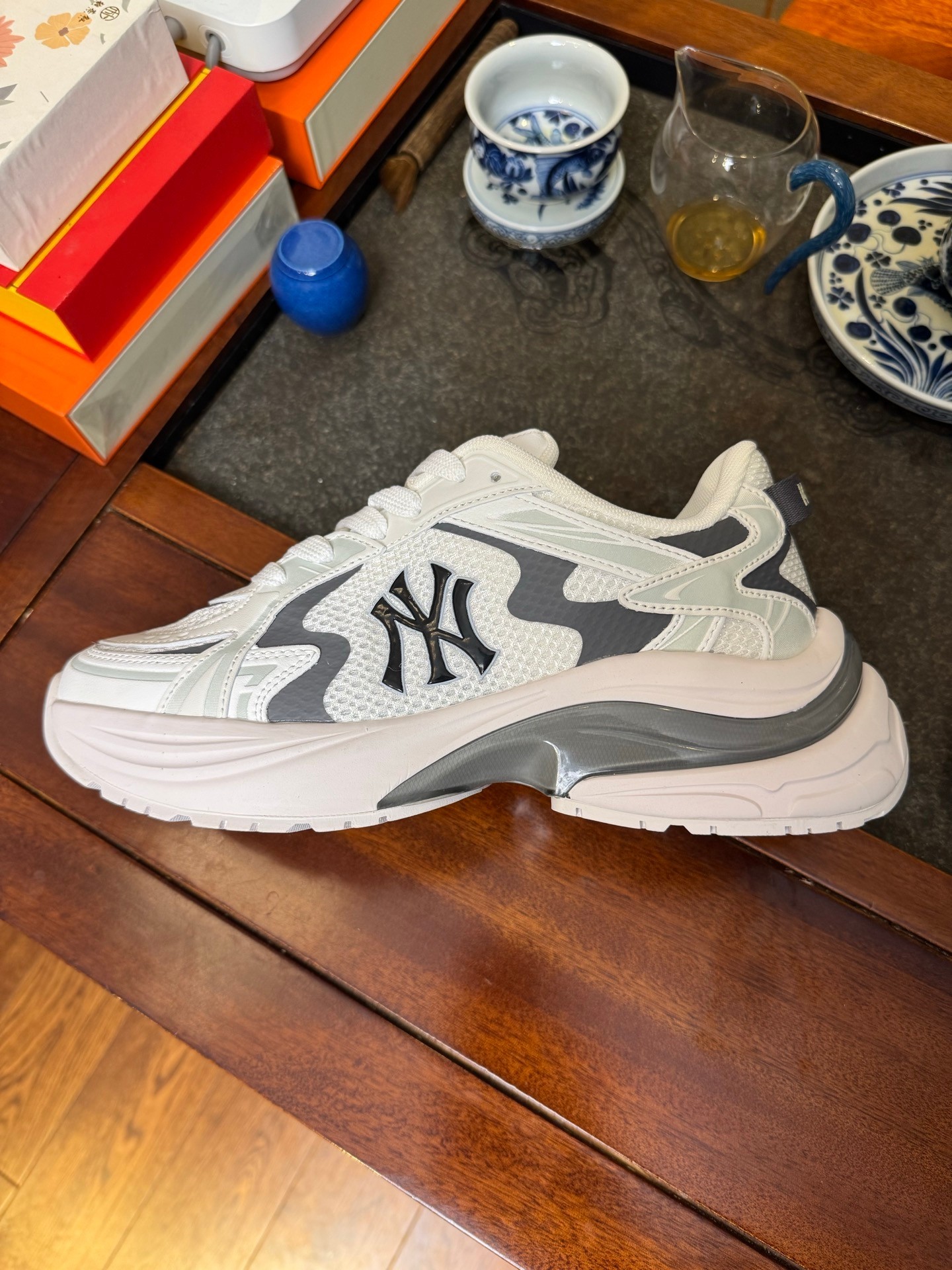 MLB白灰 New York Yankees Curve Runner 跑步鞋 先锋白 3ARNSPL4N （GP011）