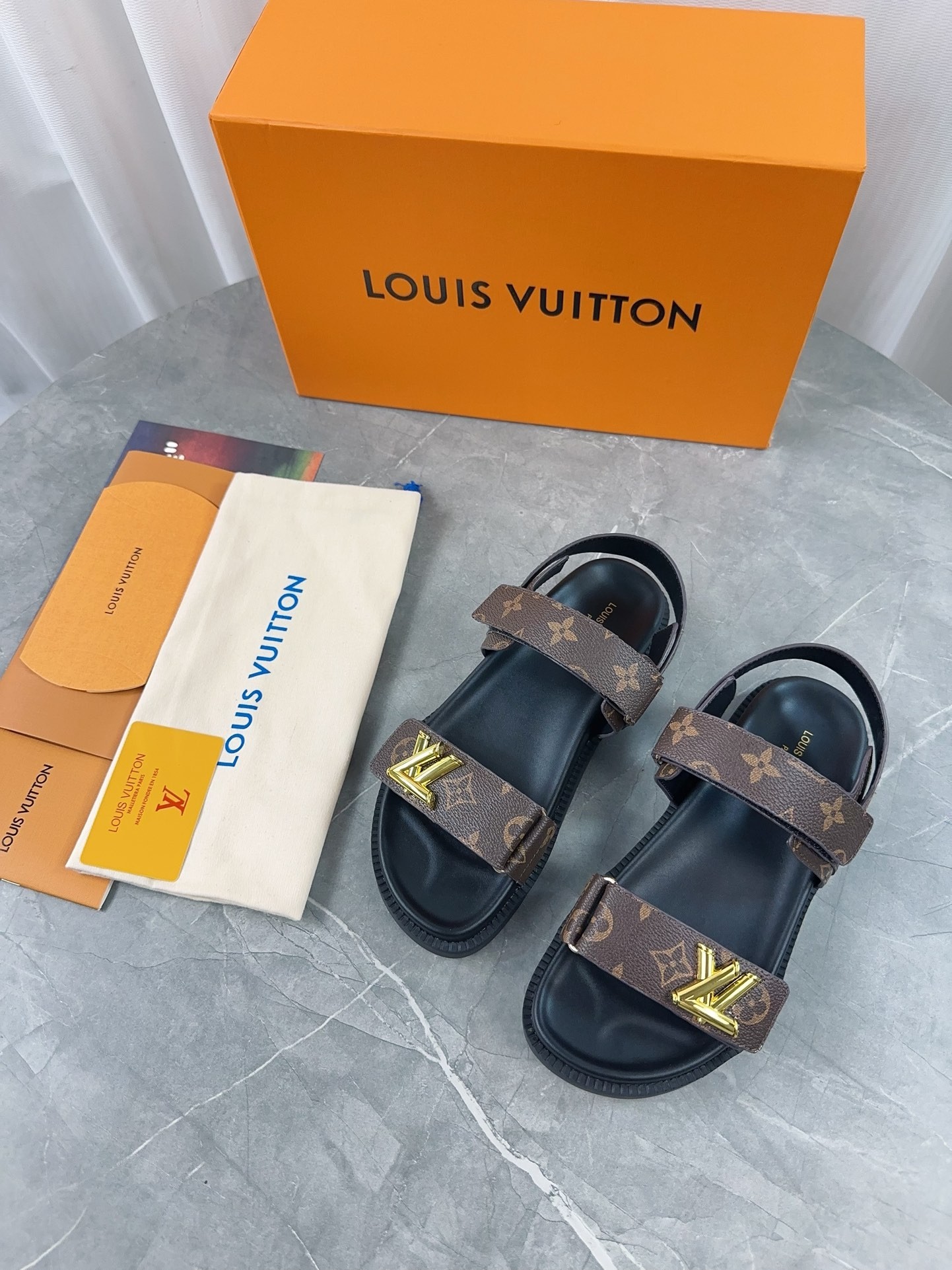 L X V SLIPPERS(Multiple colors) detail 11