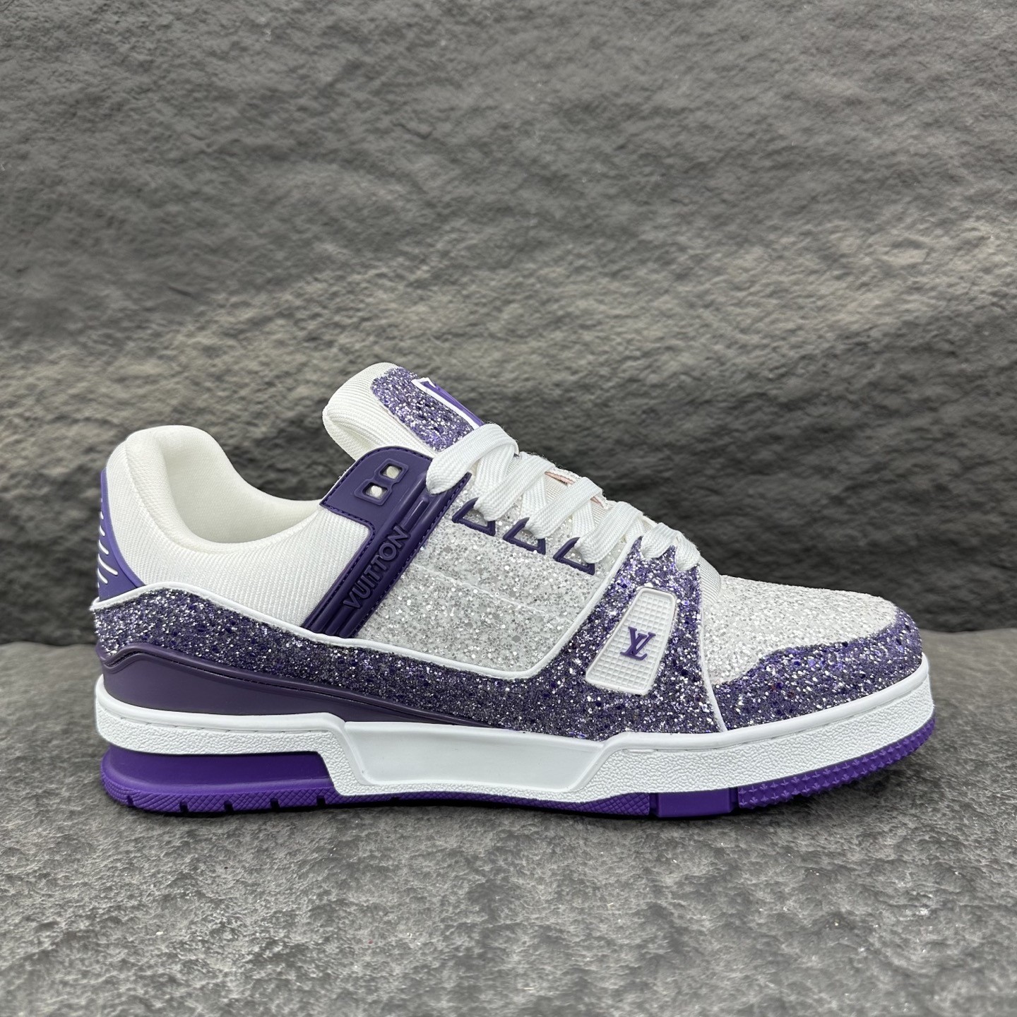 L X V TRAINER Sneakers detail 2
