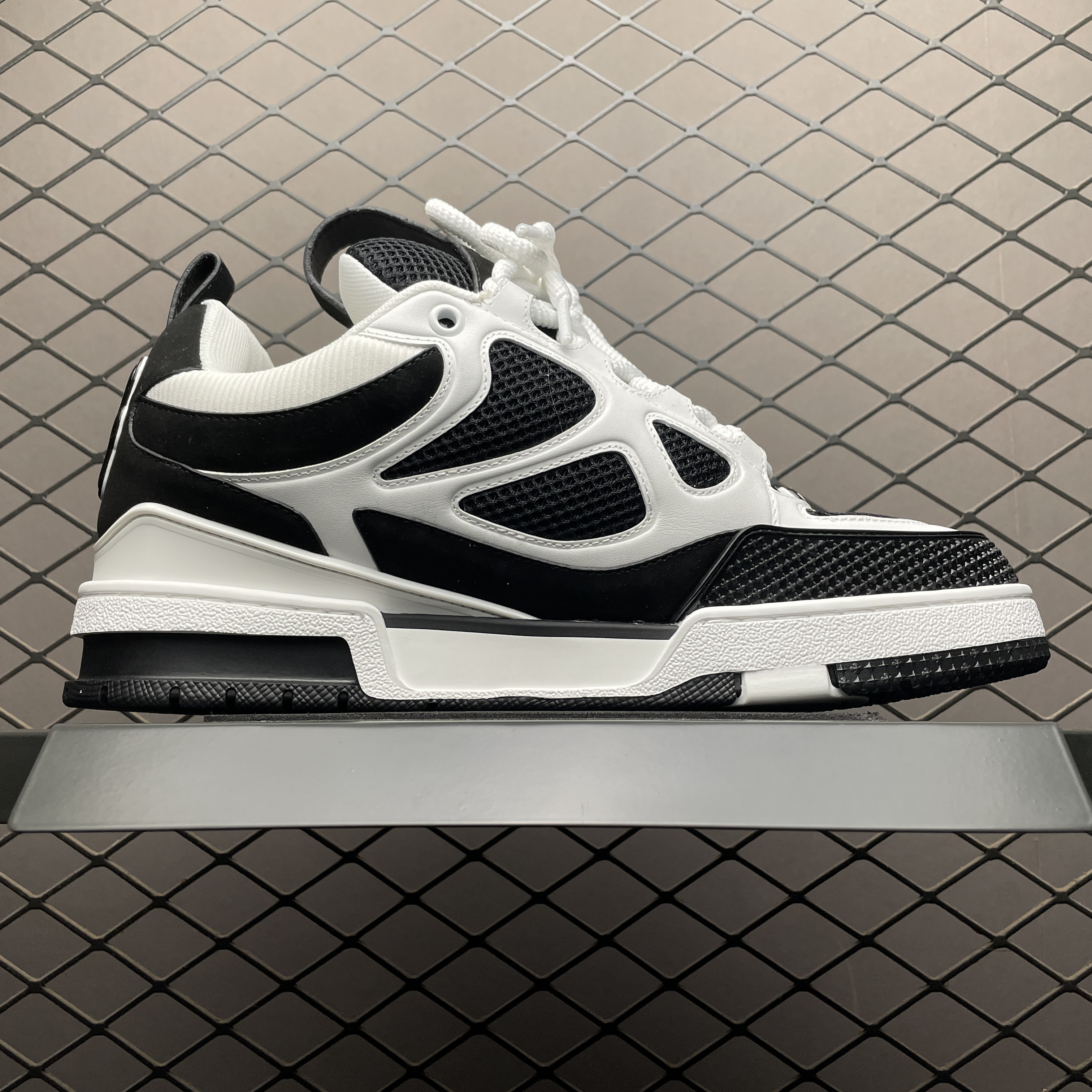 L X V Skate Sneaker detail 2