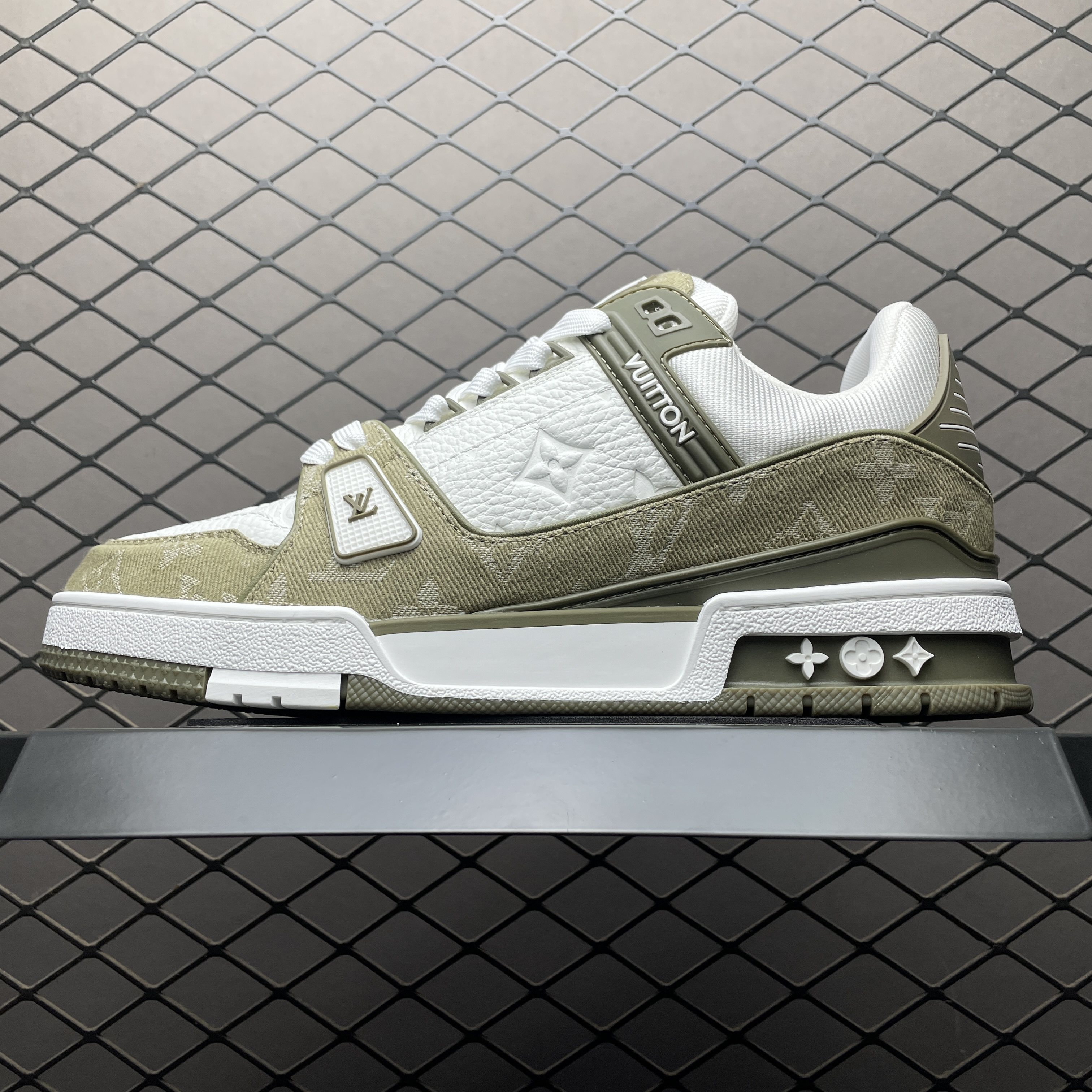 L X V TRAINER Sneakers