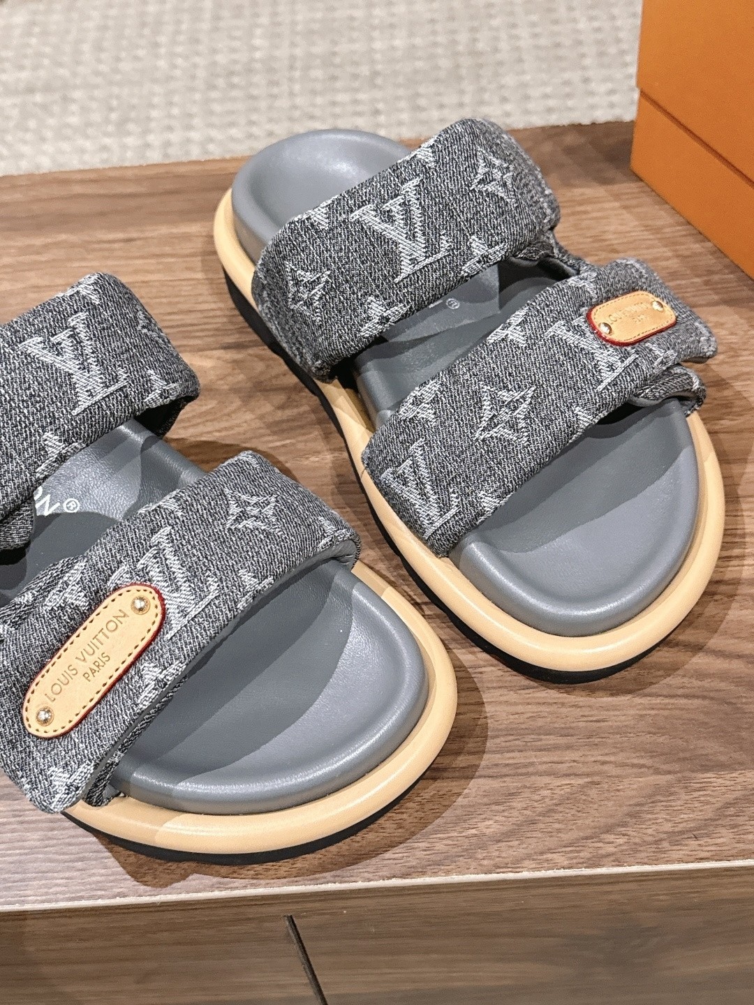 L X V SLIPPERS detail 8