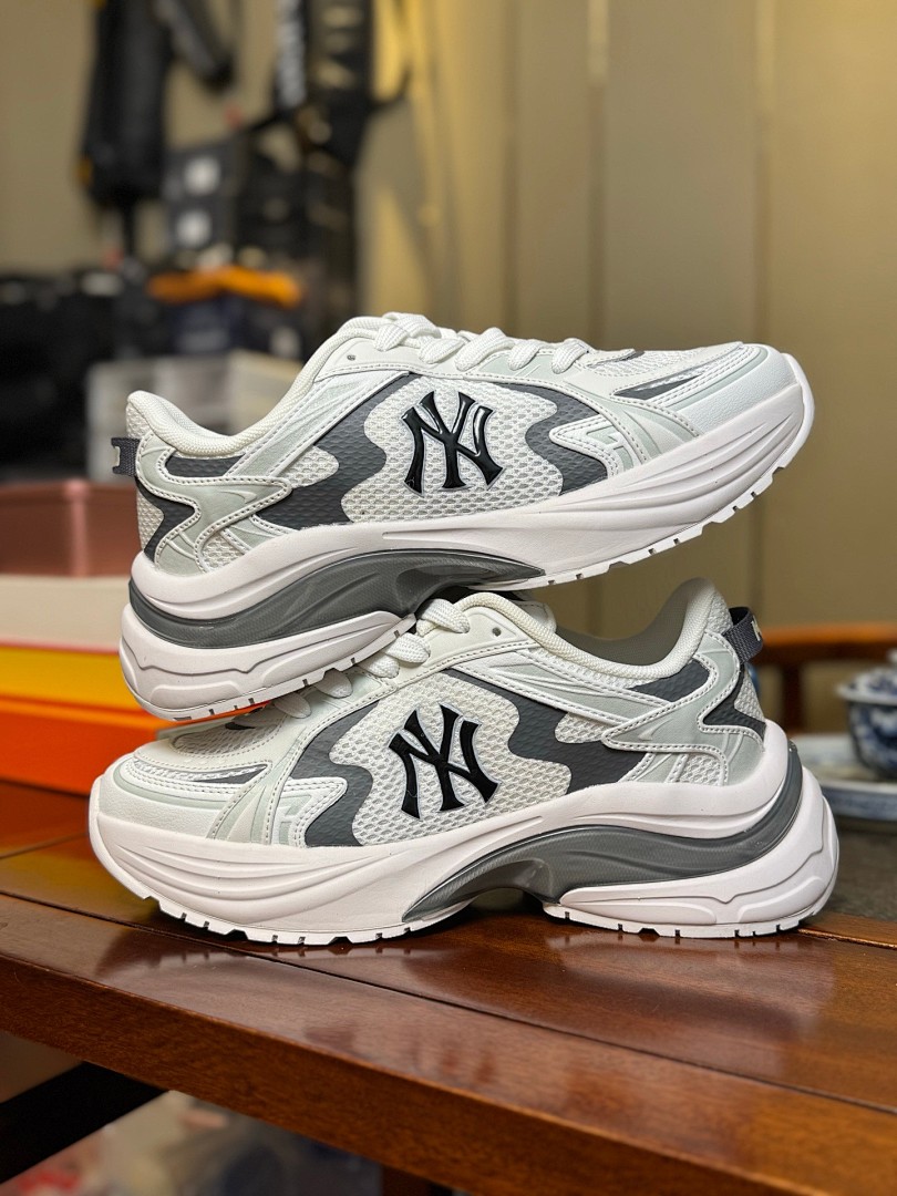 MLB白灰 New York Yankees Curve Runner 跑步鞋 先锋白 3ARNSPL4N （GP011）