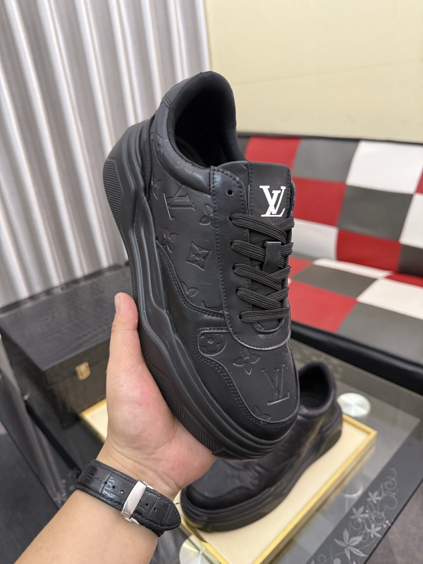 L X V Sneakers detail 4