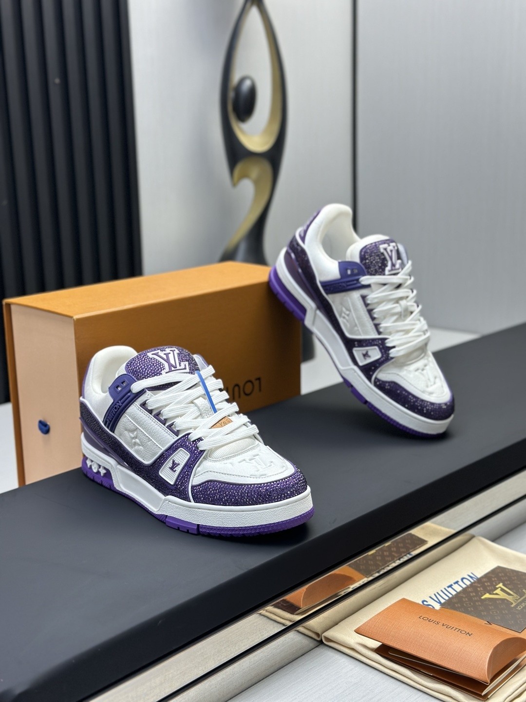 L X V TRAINER Sneakers detail 7