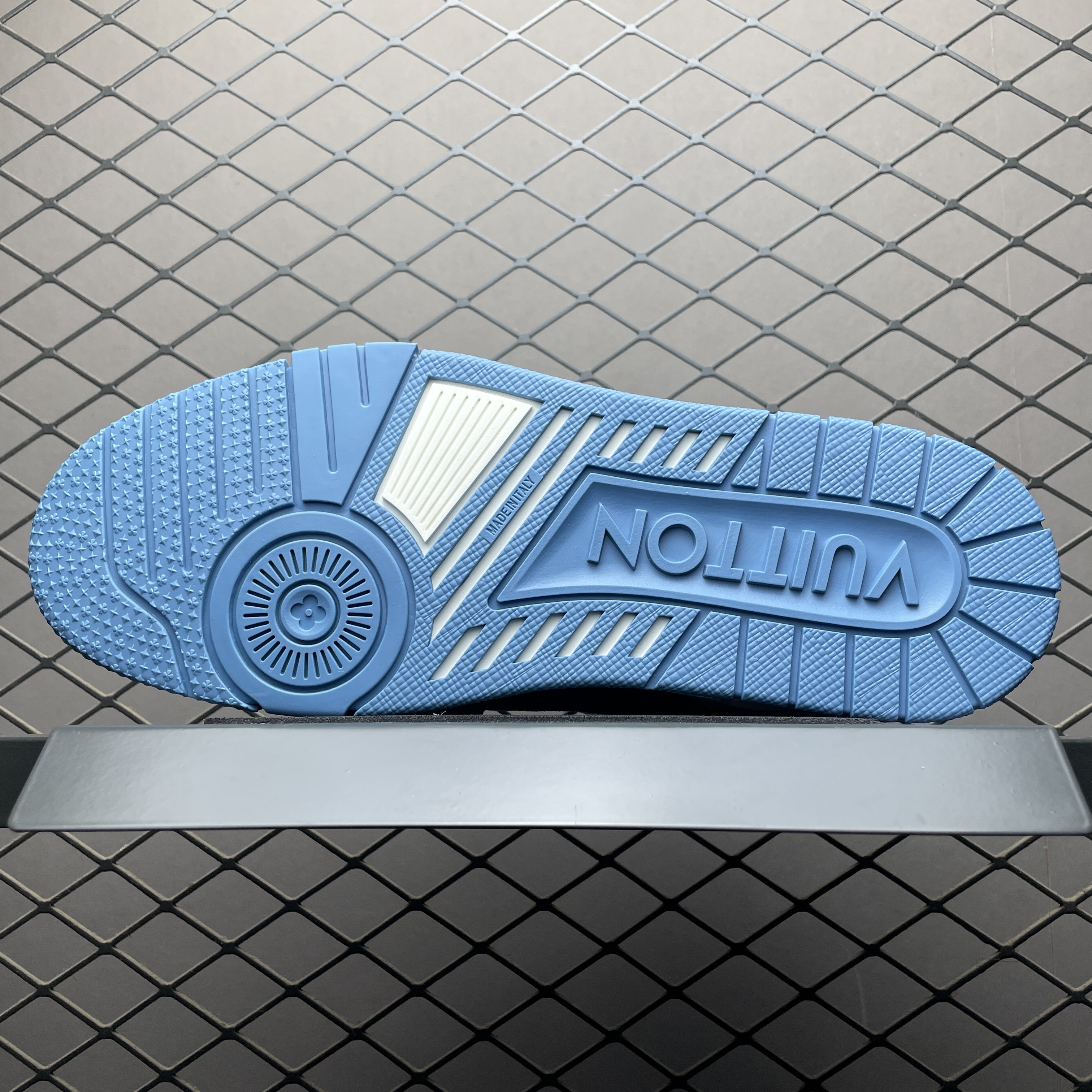 L X V TRAINER Sneakers detail 5