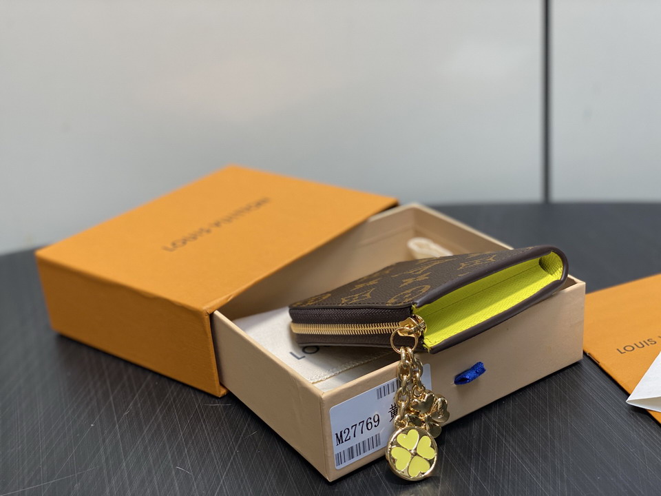 L X V Wallets(Multiple colors) detail 12