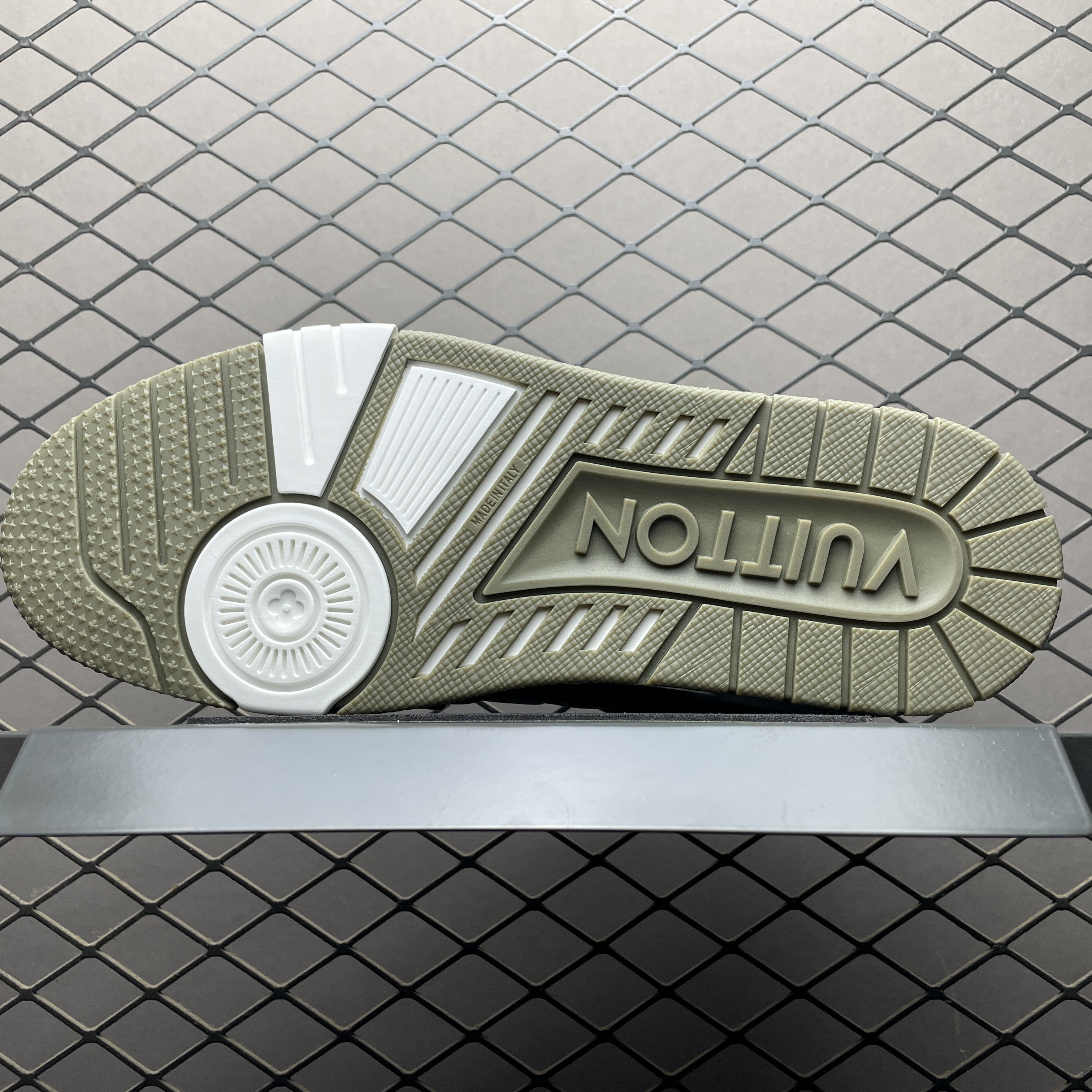 L X V TRAINER Sneakers detail 5
