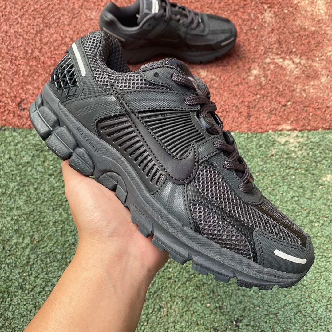 Zoom Vomero 5黑色 Nike Air Zoom Vomero 5防滑耐磨女款 低帮跑步鞋 bv1358-002