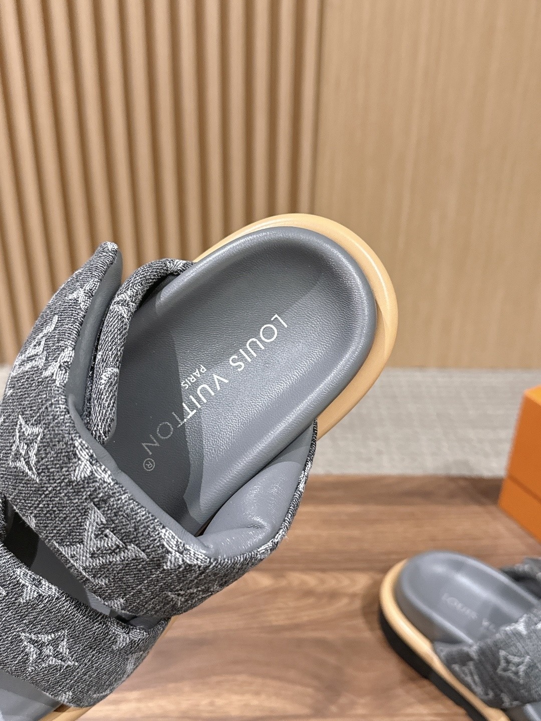 L X V SLIPPERS detail 6
