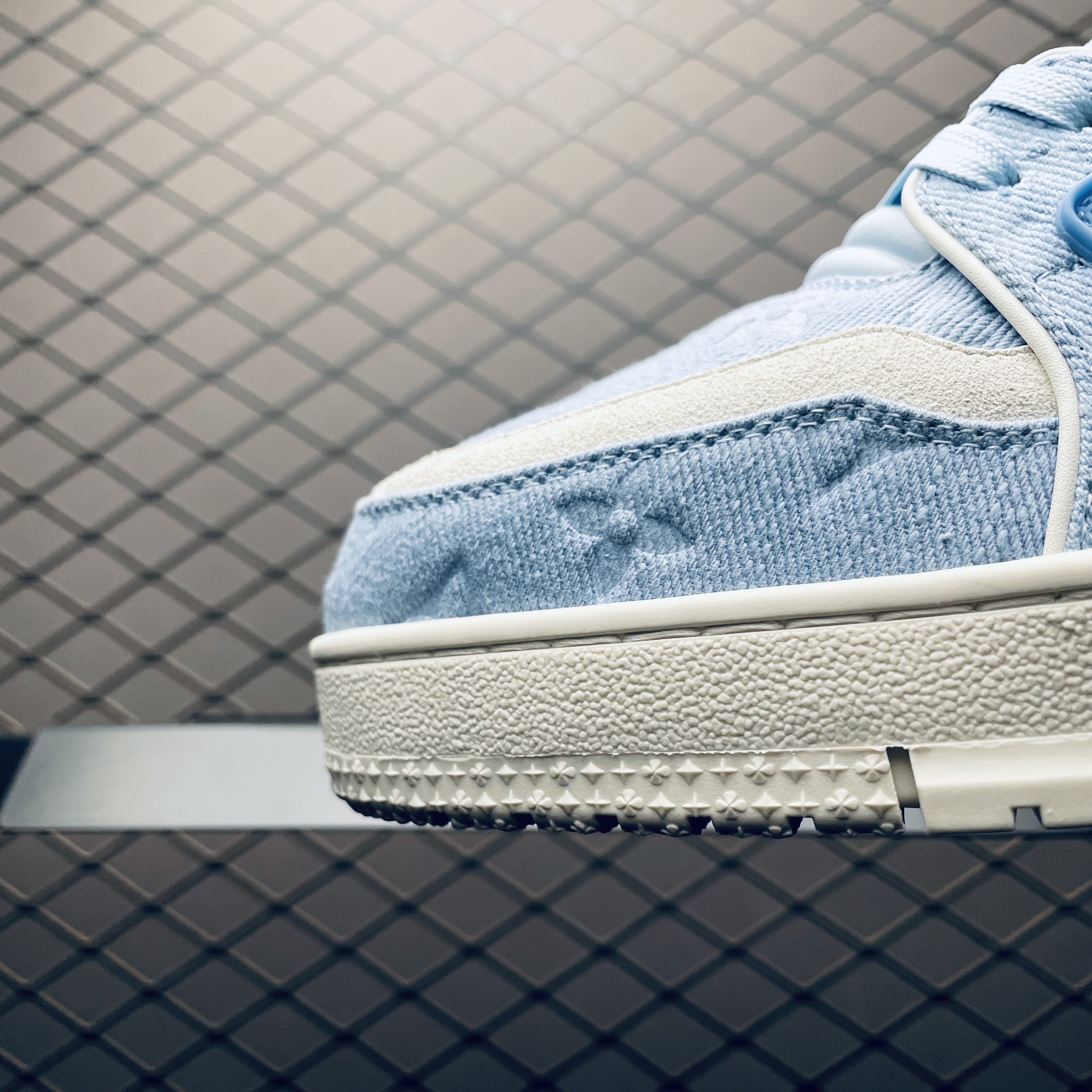L X V TRAINER SNEAKERS detail 6