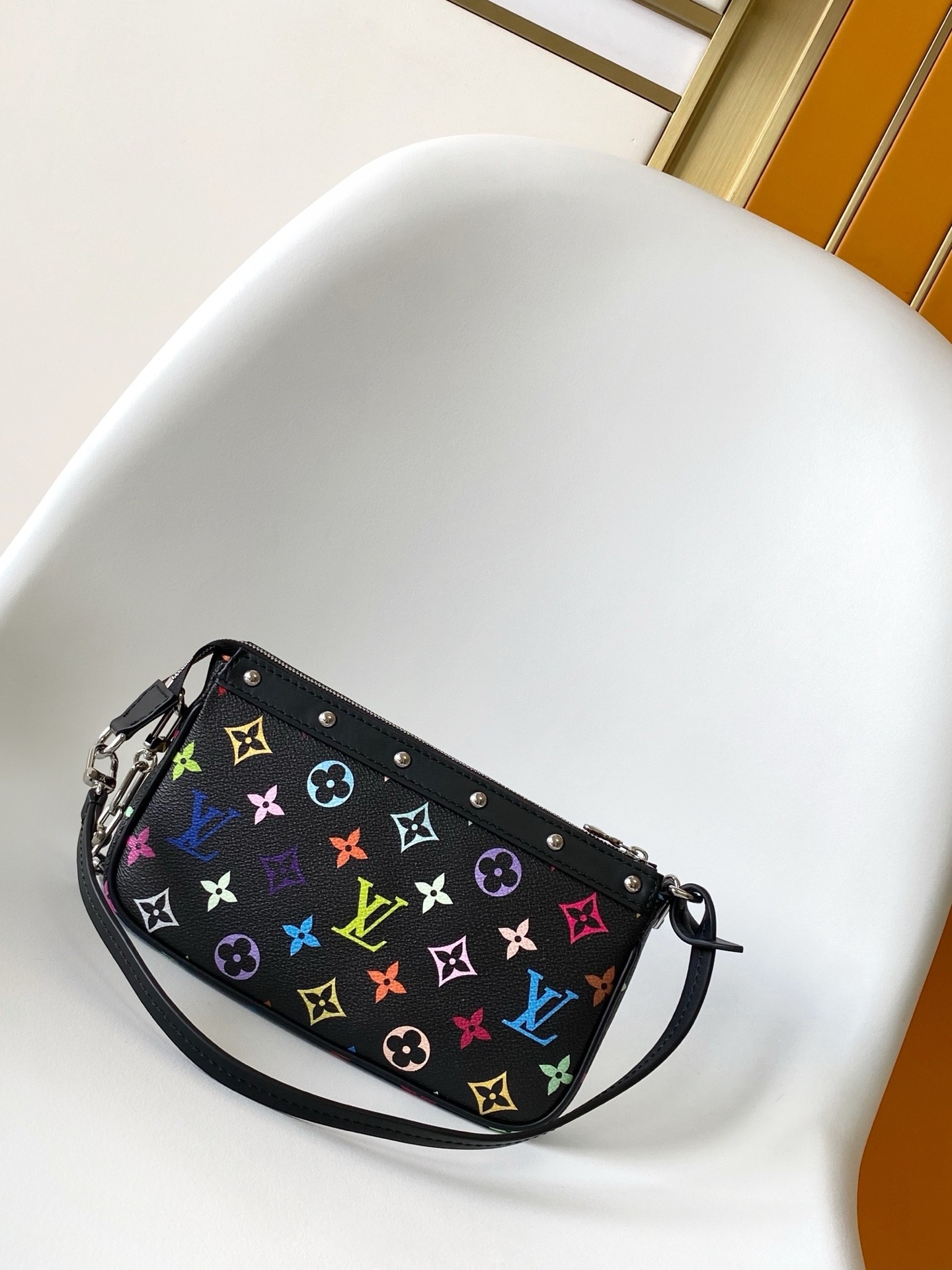 L X V x TM POCHETTE ACCESSOIRES M13404/M13663 13x4x22cm(Multiple colors) detail 3