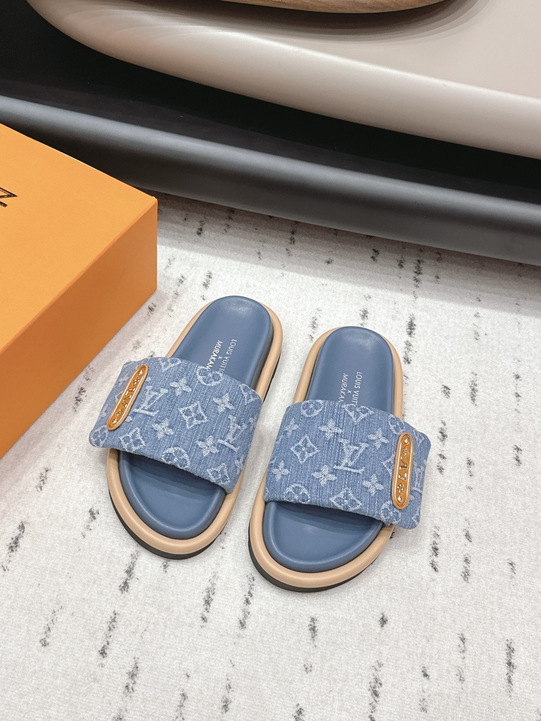 L X V SLIPPERS(Multiple colors) detail 9